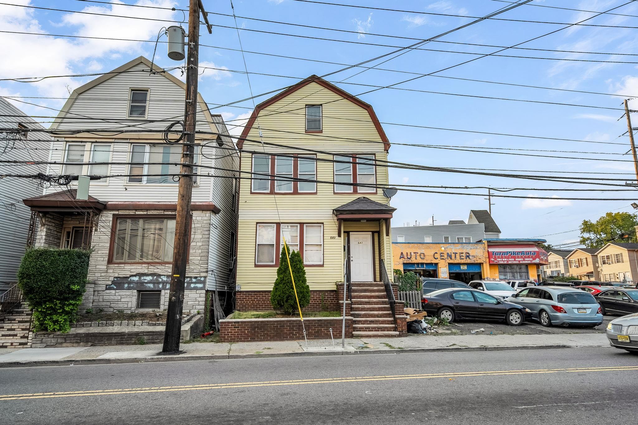 643 GARFIELD AVE Unit: 2