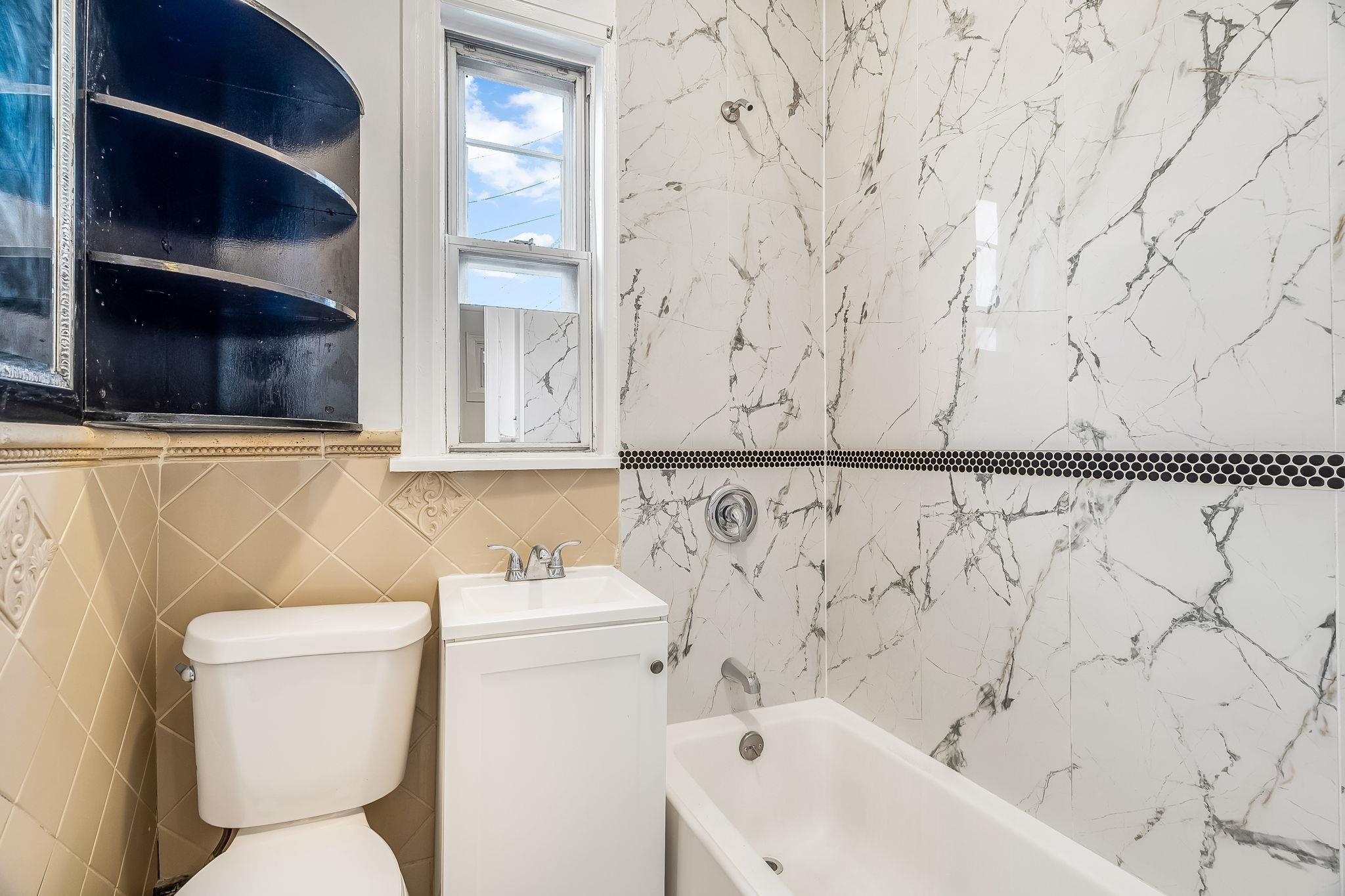 643 GARFIELD AVE Unit: 2