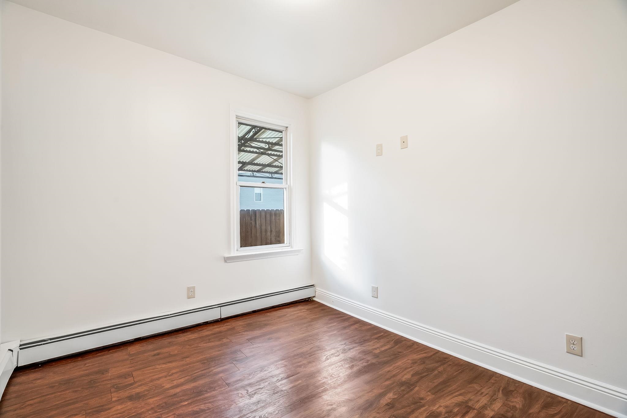 643 GARFIELD AVE Unit: 2