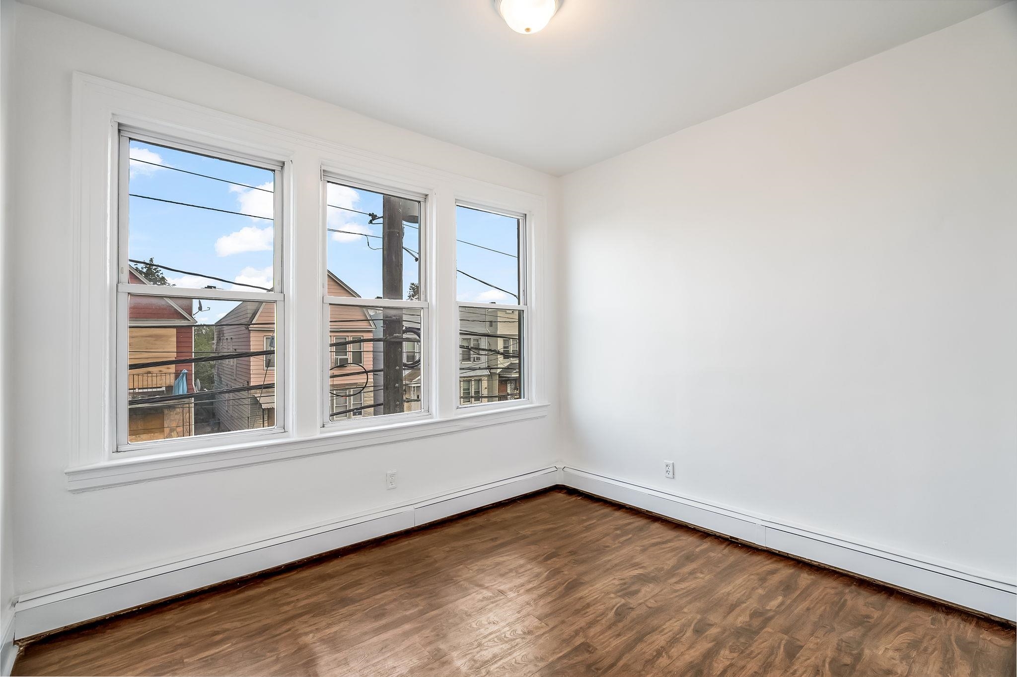 643 GARFIELD AVE Unit: 2