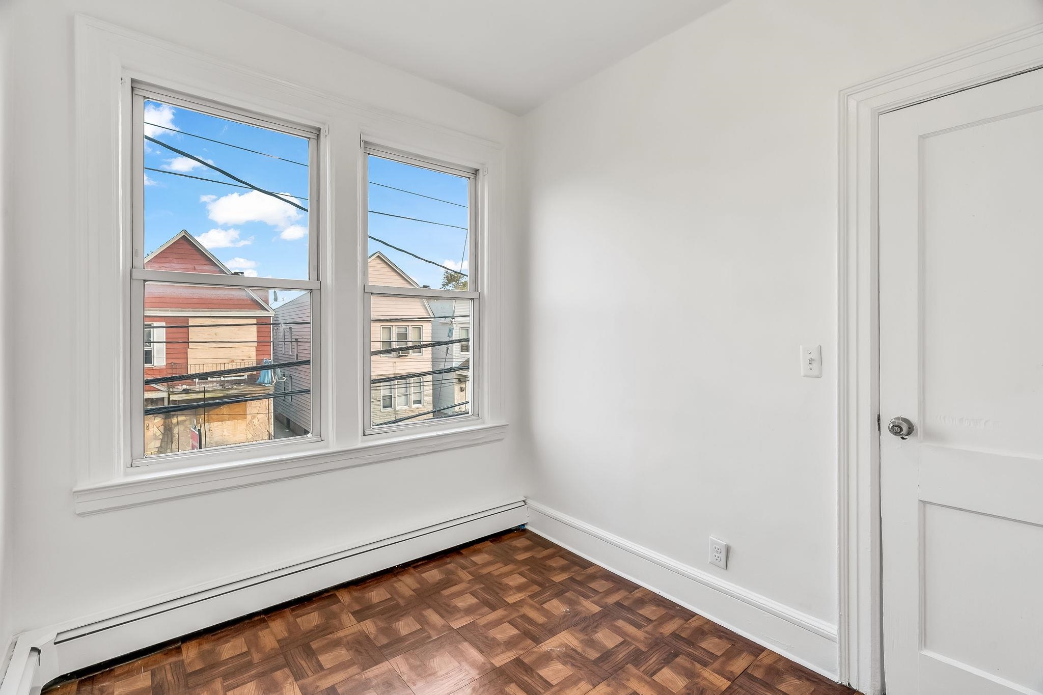 643 GARFIELD AVE Unit: 2