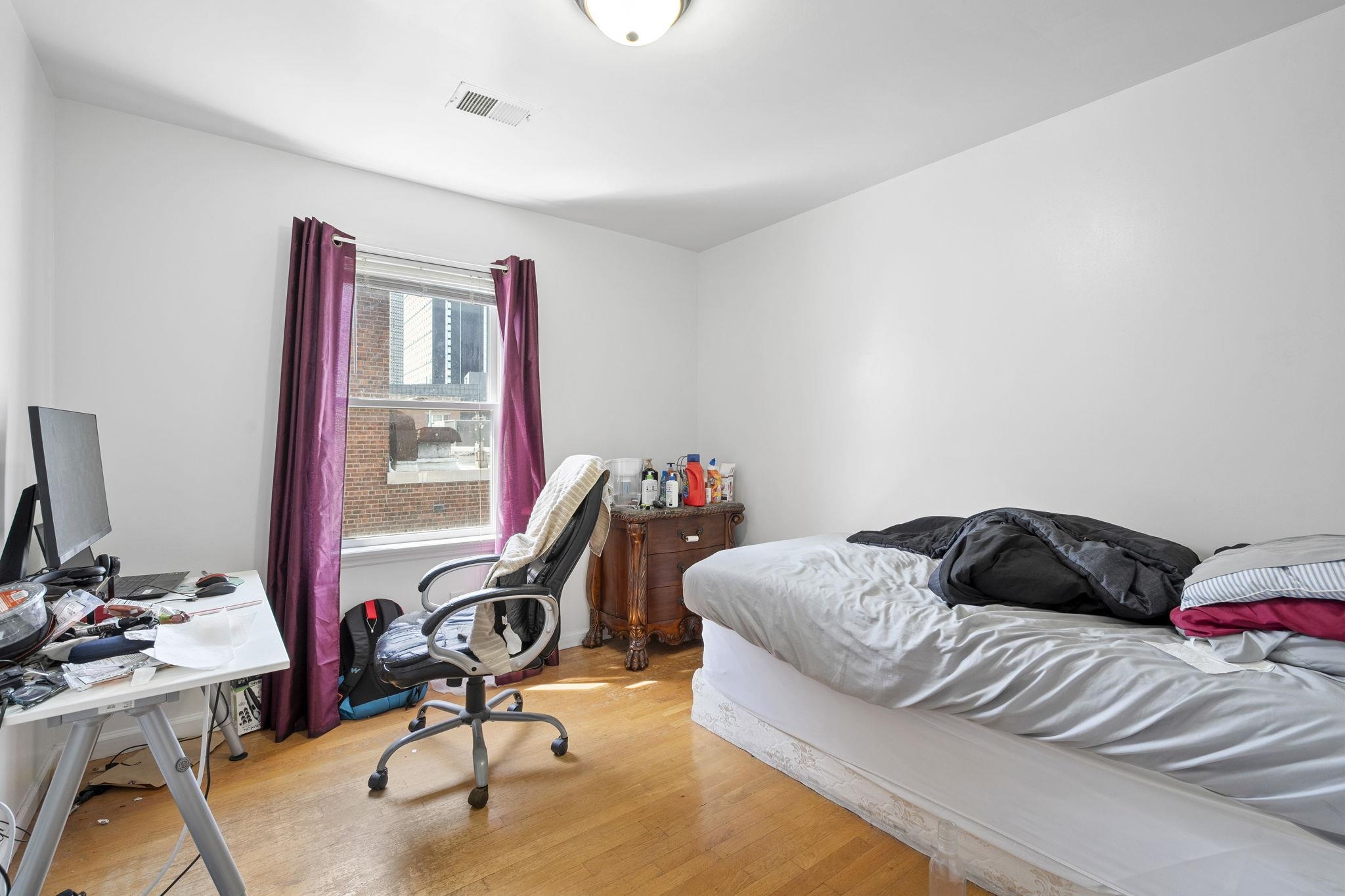 83 OAKLAND AVE