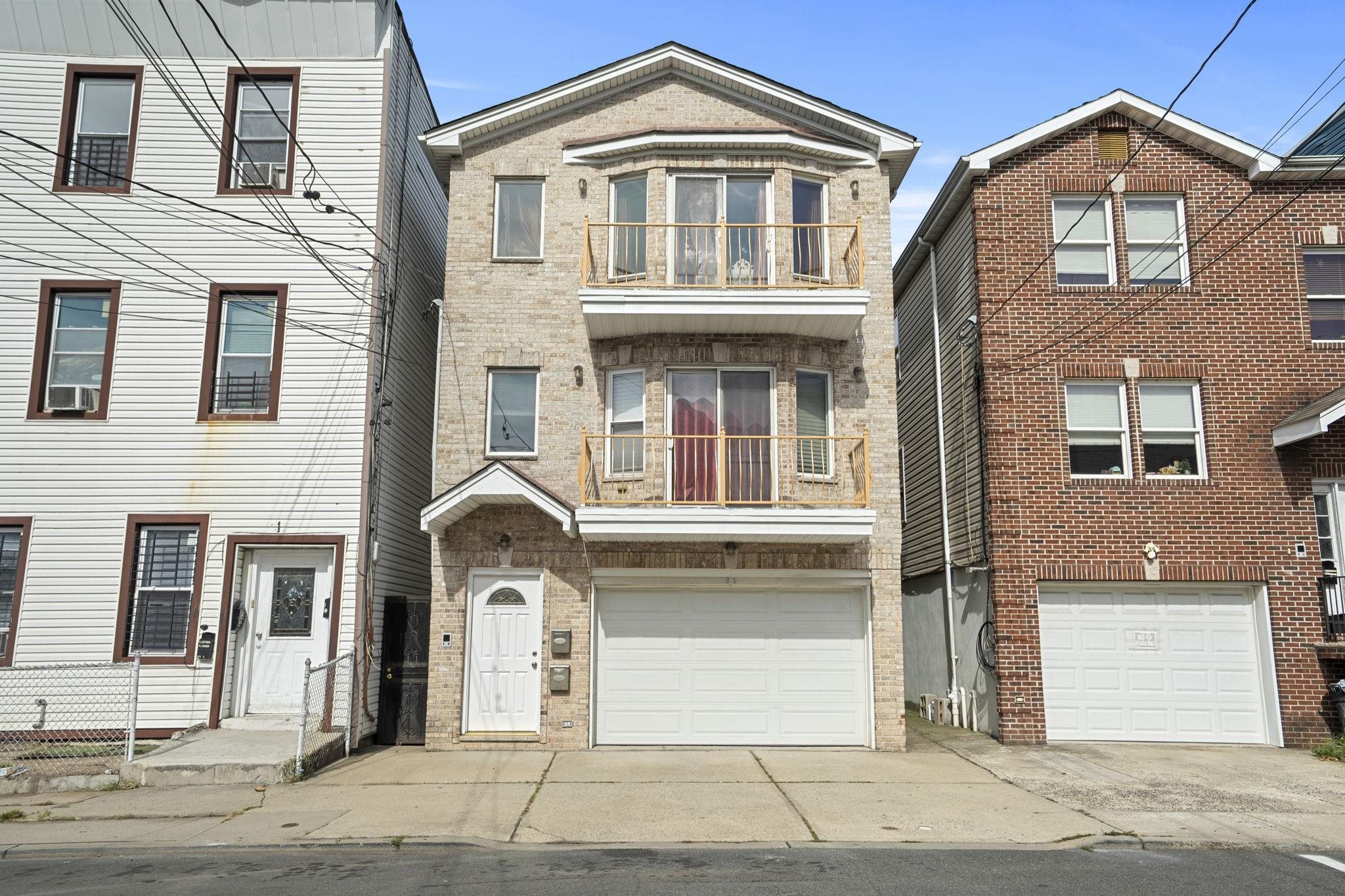 83 OAKLAND AVE