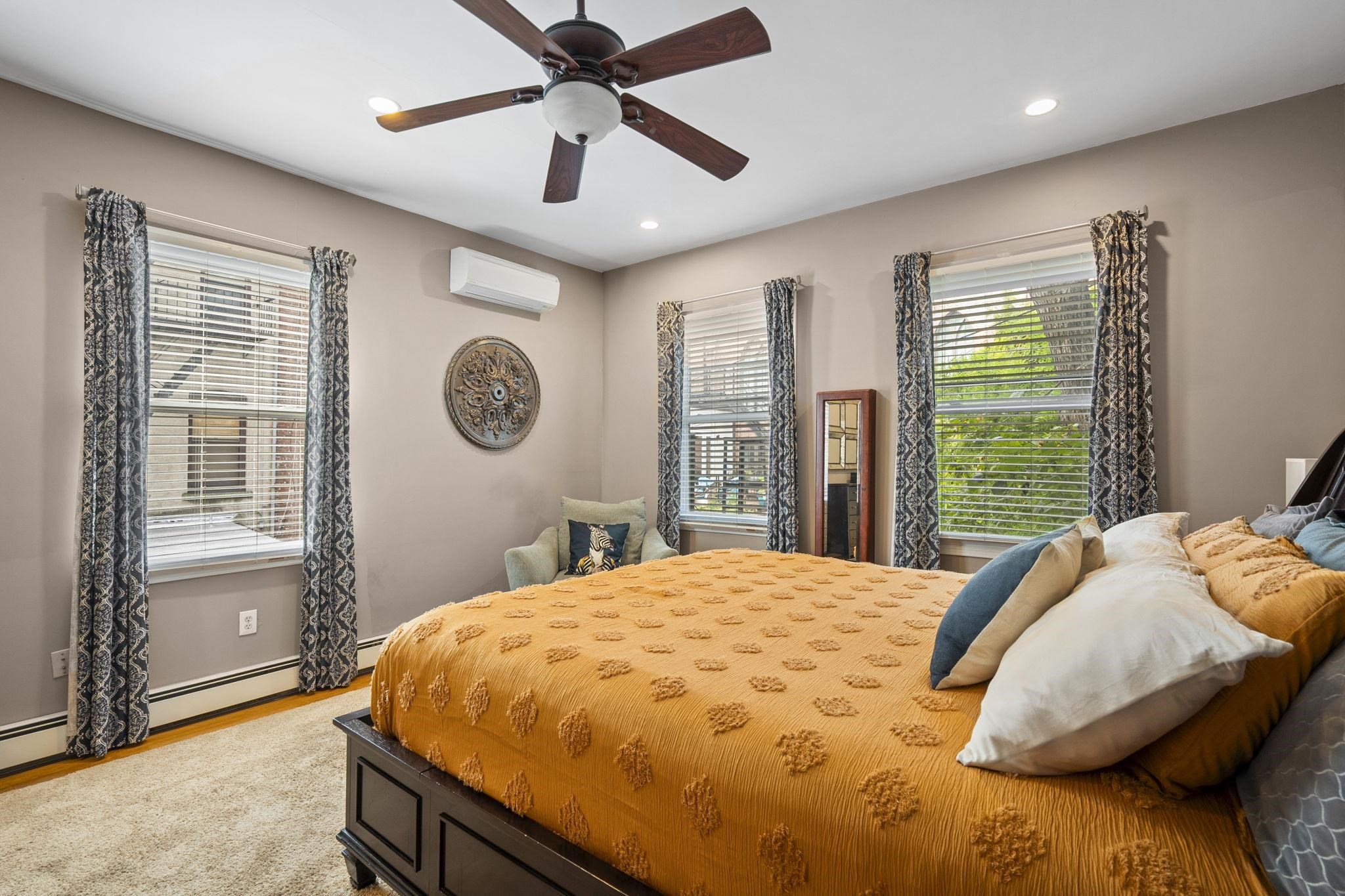 331 VARICK ST Unit: 1