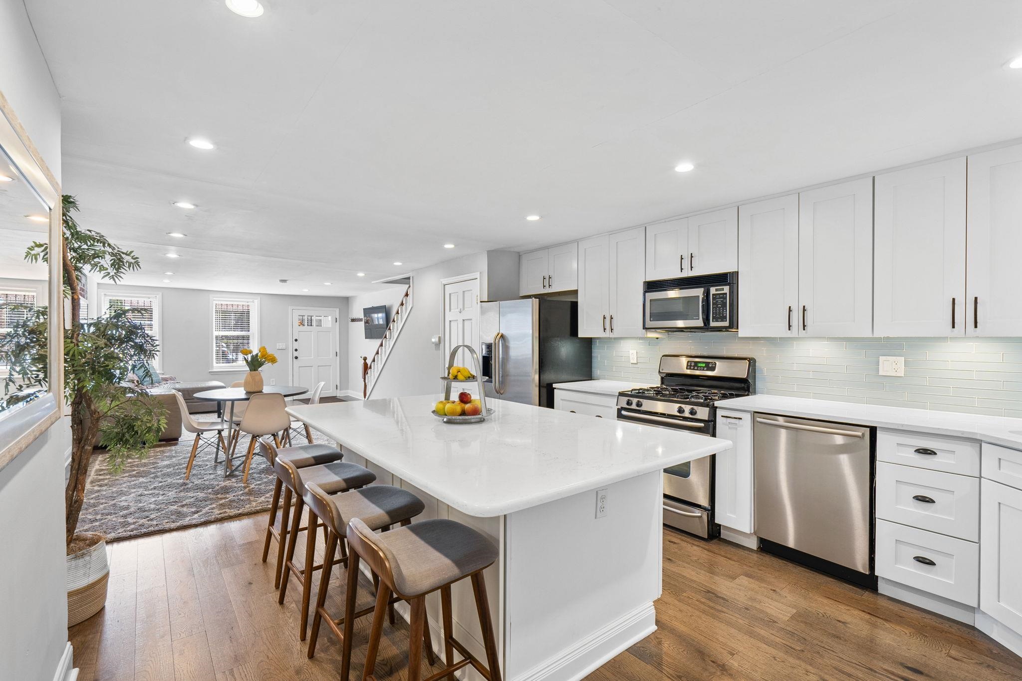 331 VARICK ST Unit: 1