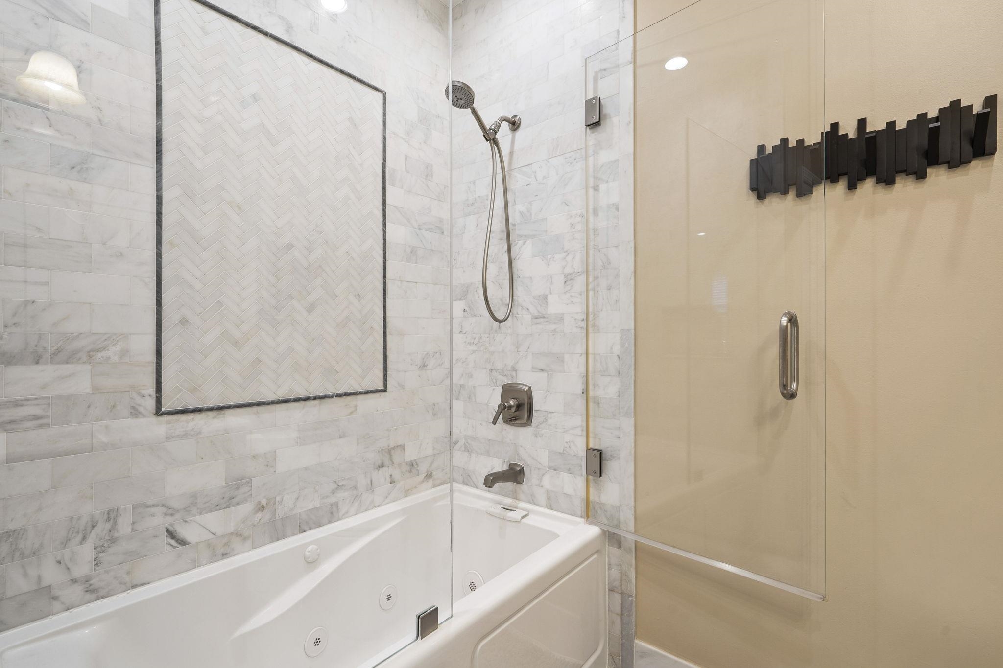 331 VARICK ST Unit: 1