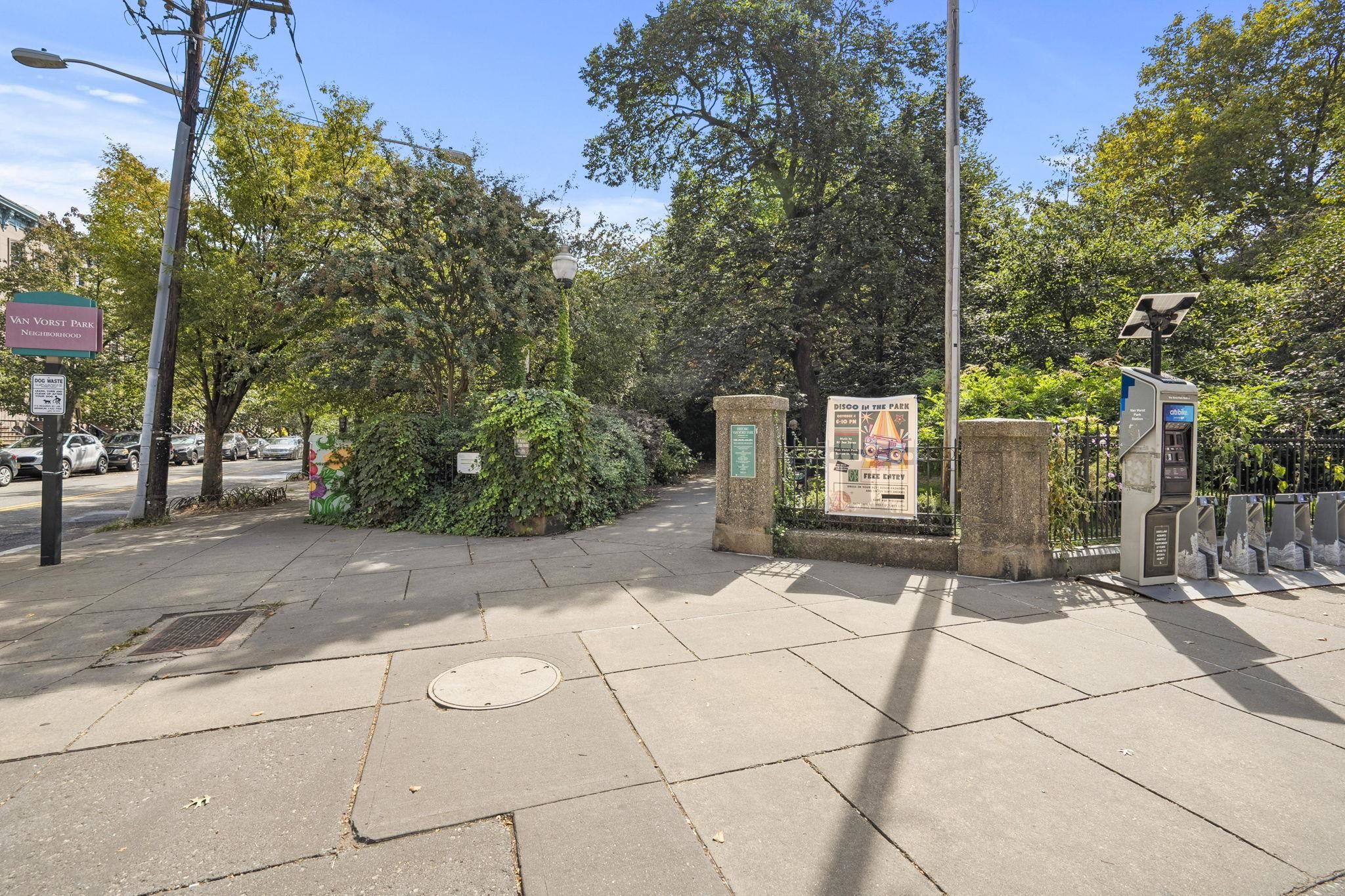 331 VARICK ST Unit: 1