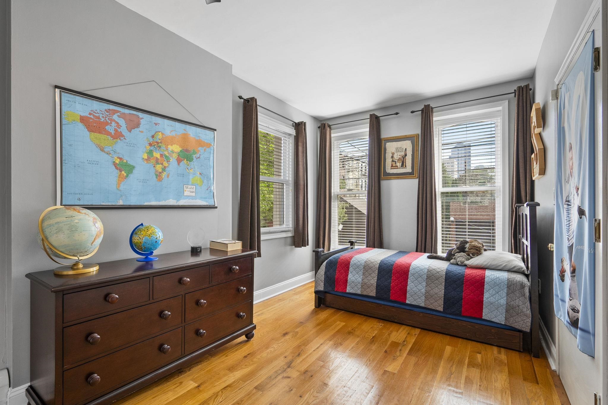 331 VARICK ST Unit: 1