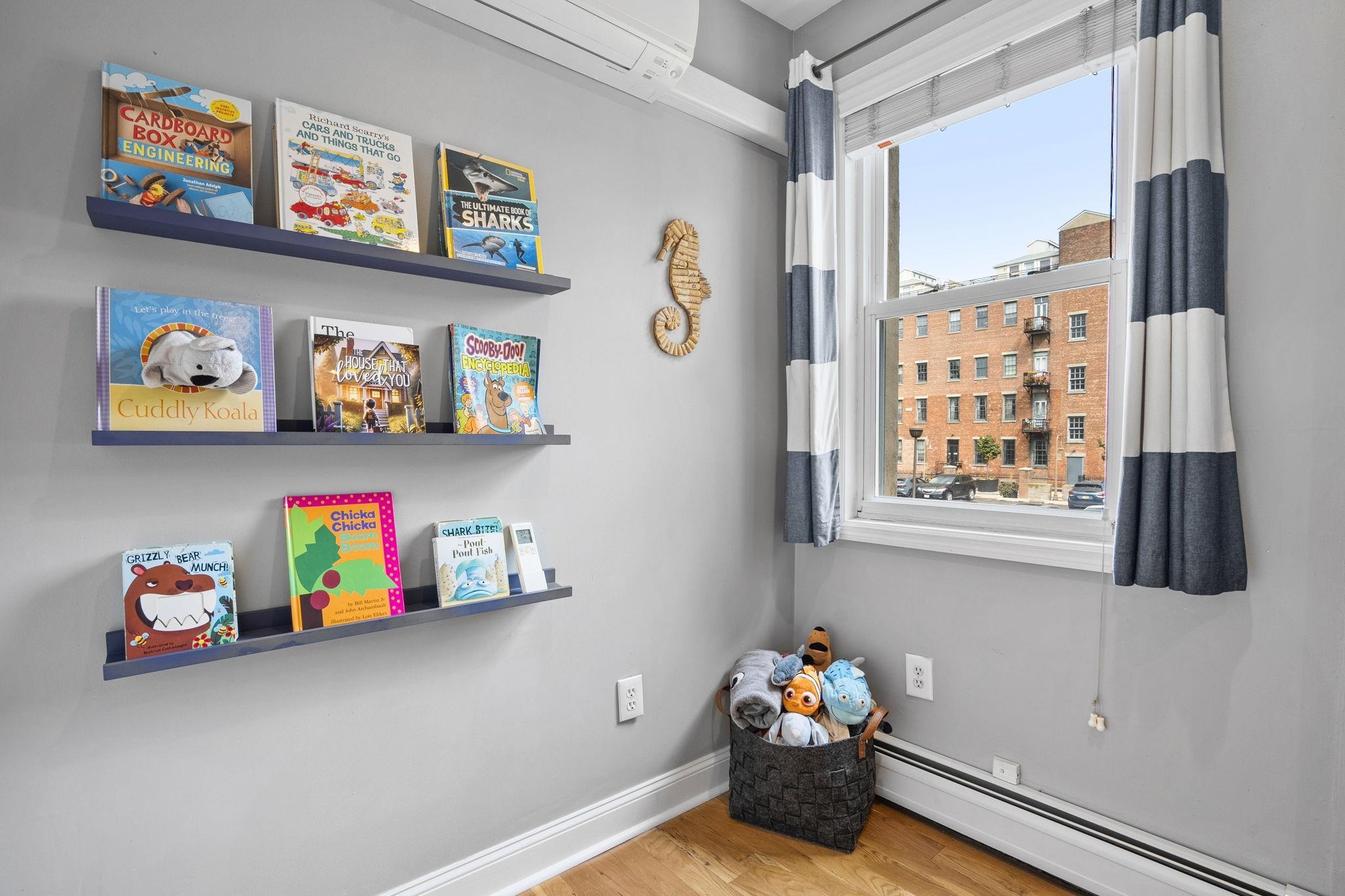 331 VARICK ST Unit: 1