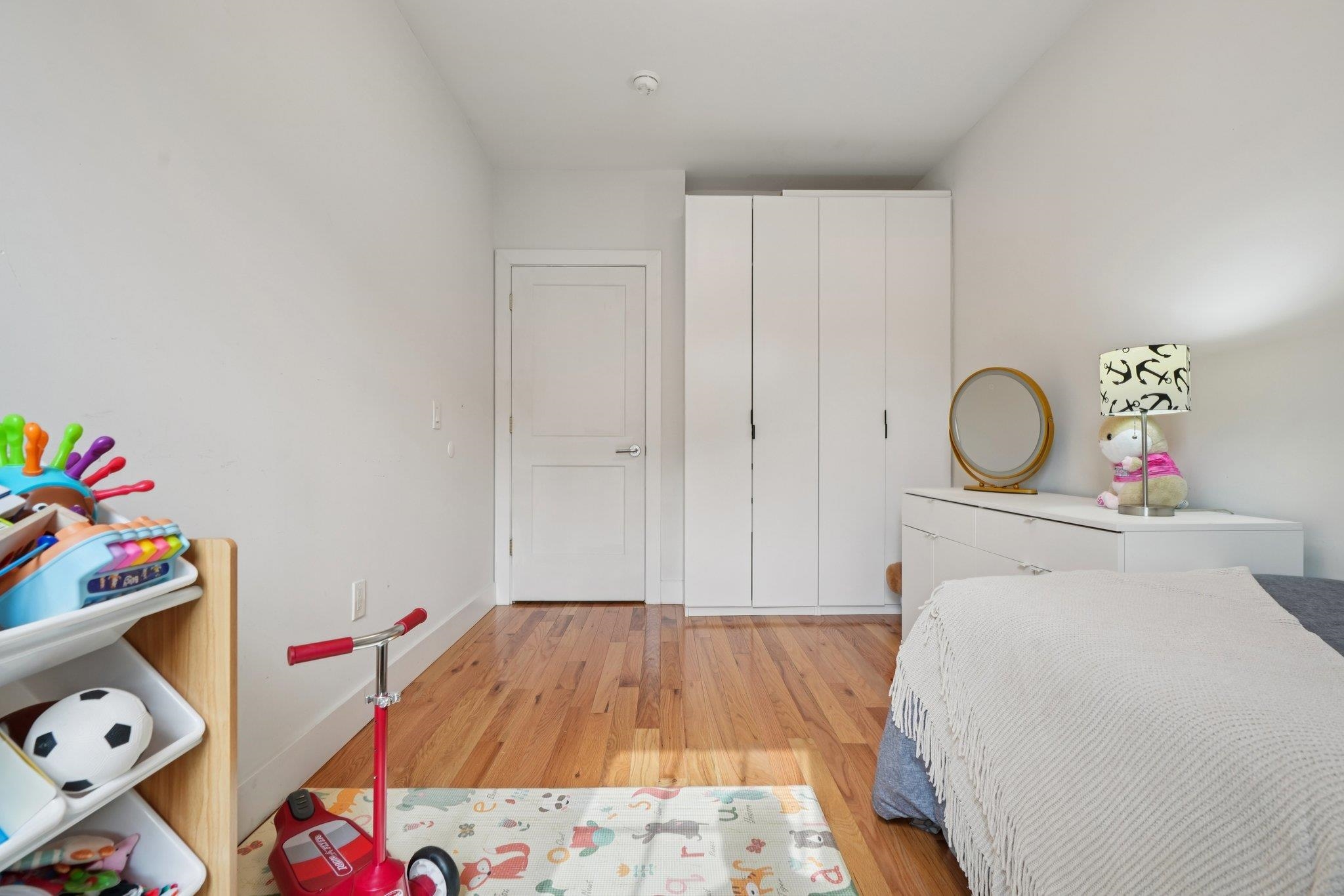 72 COLUMBIA AVE Unit: 1A