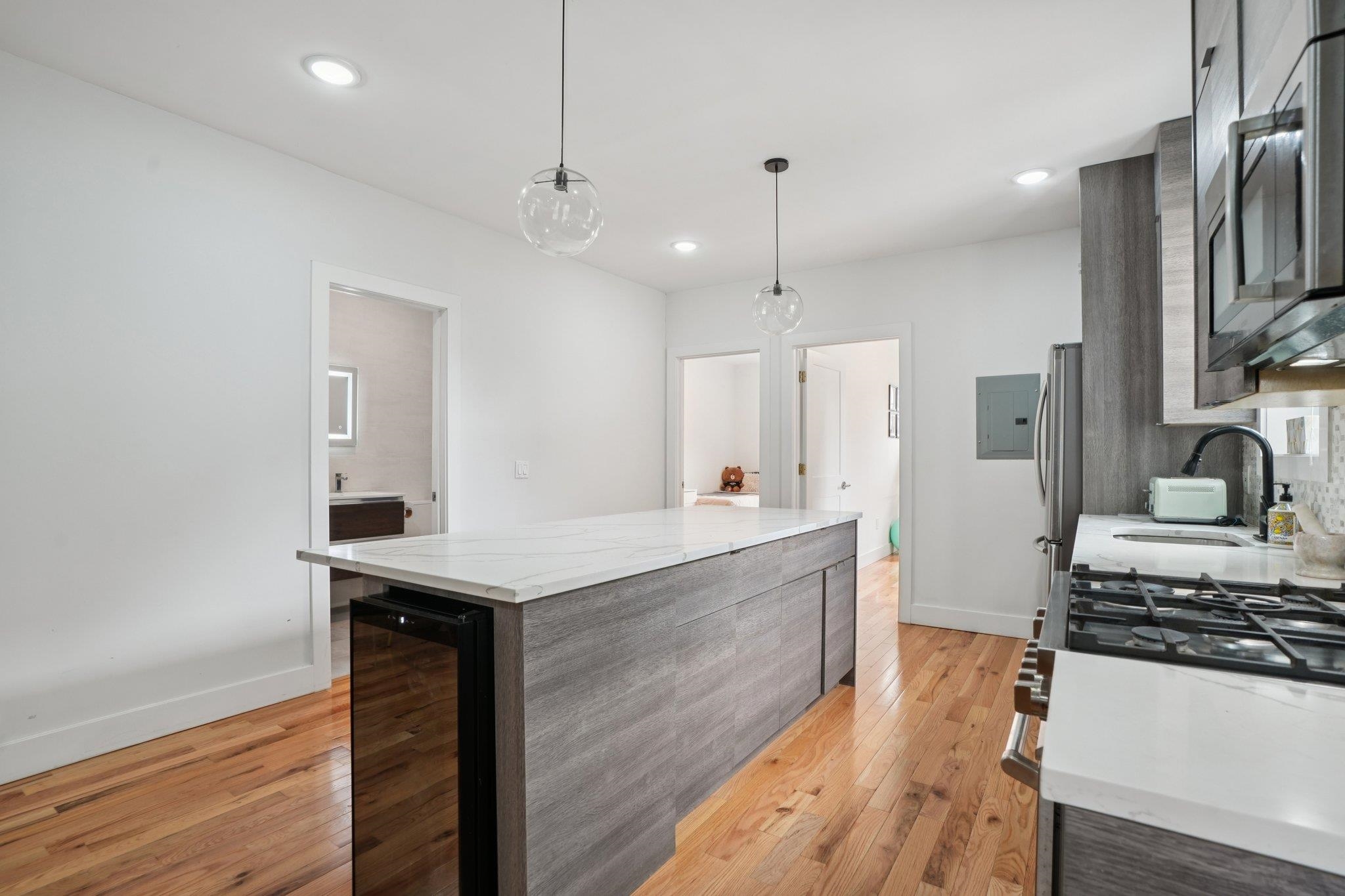 72 COLUMBIA AVE Unit: 1A