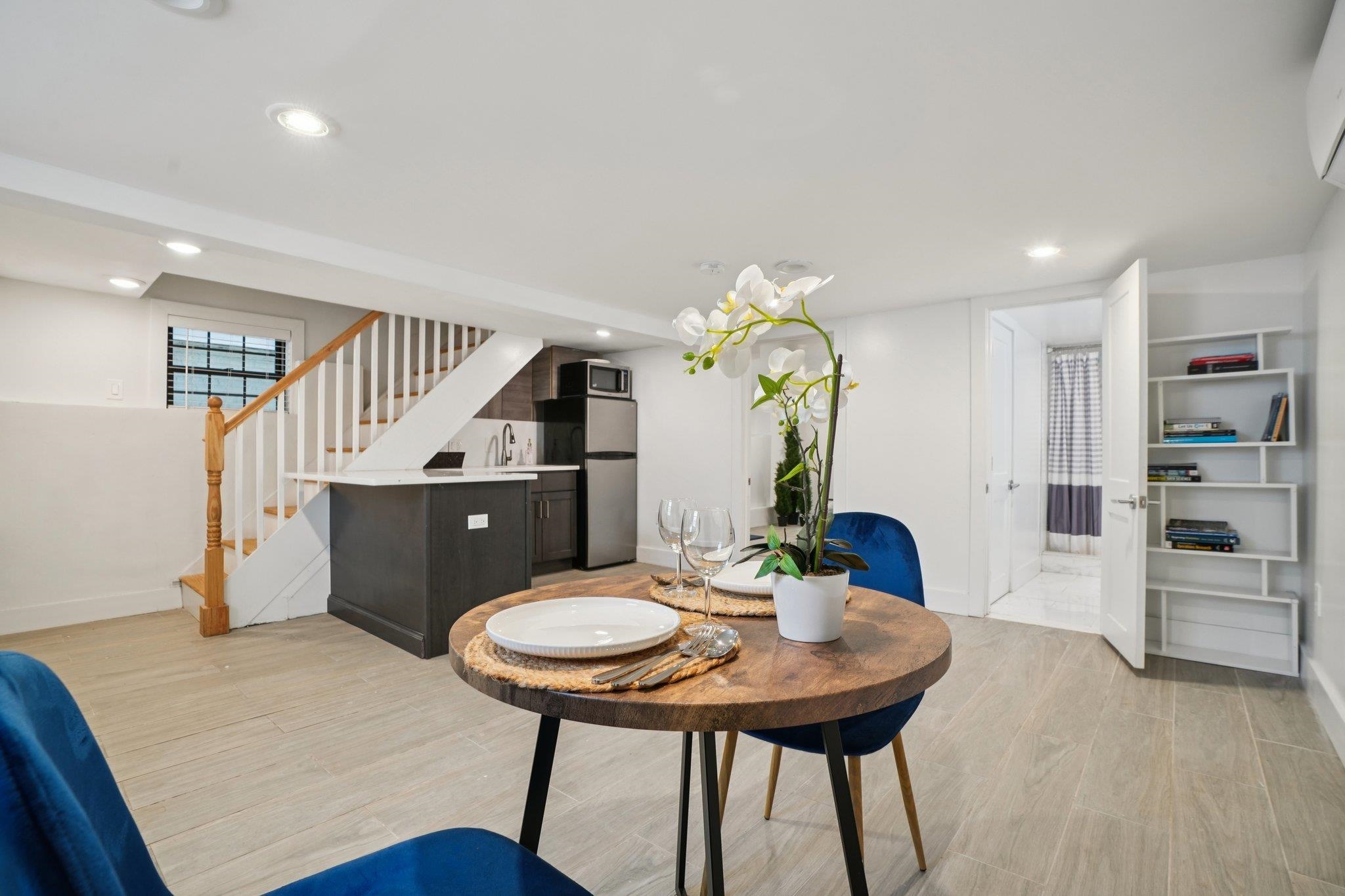 72 COLUMBIA AVE Unit: 1A