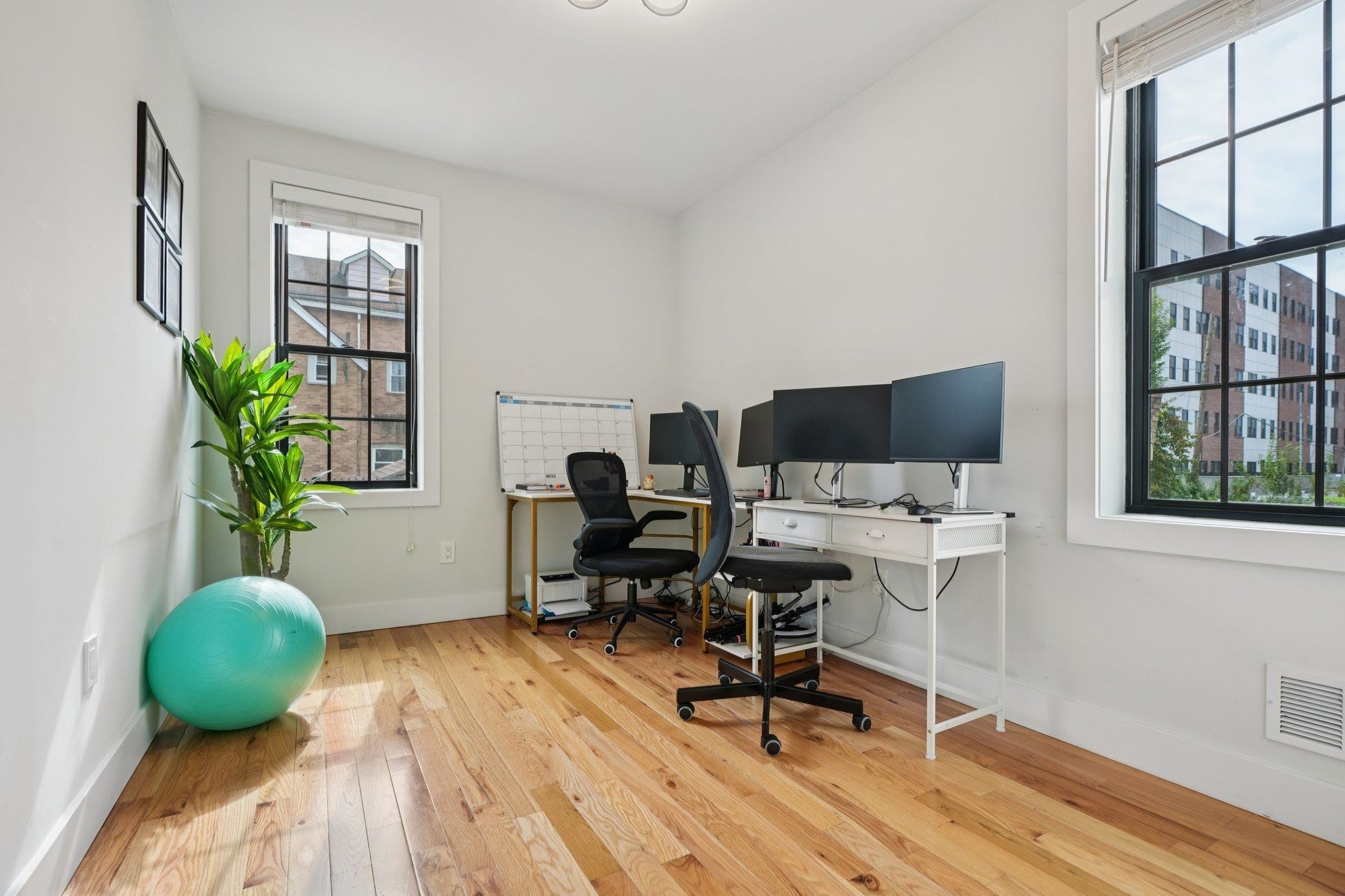 72 COLUMBIA AVE Unit: 1A