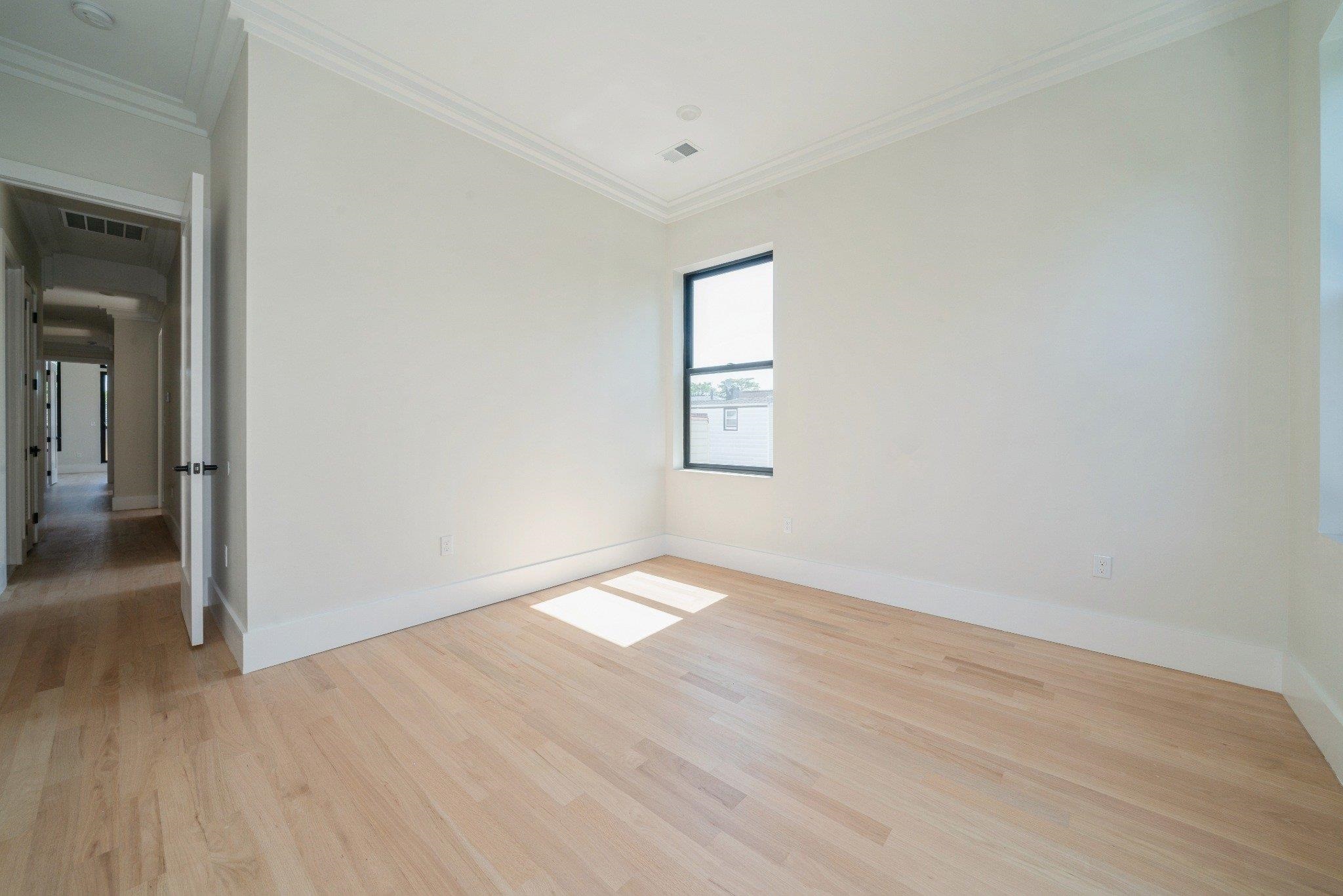 203 HUTTON ST Unit: 2
