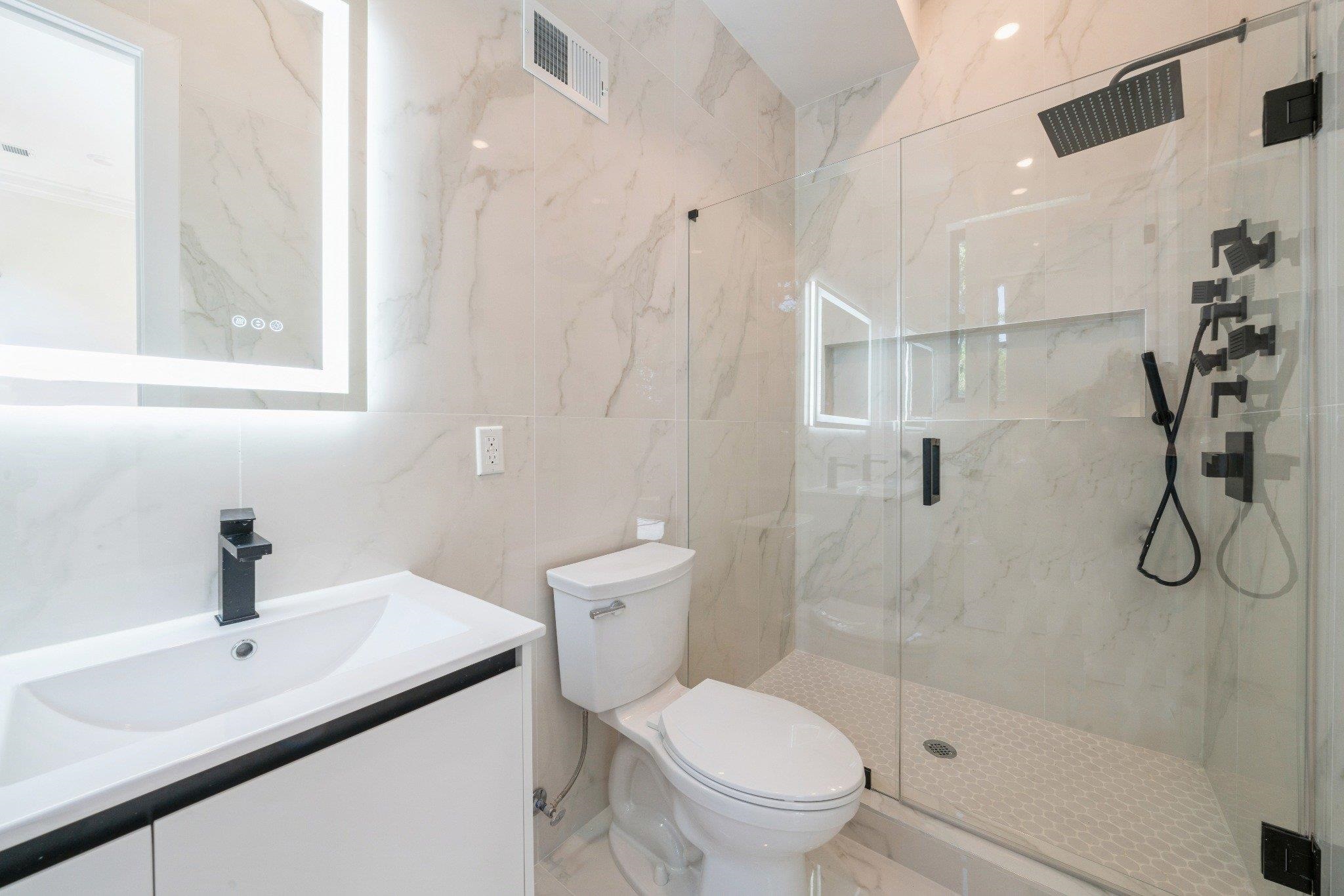 203 HUTTON ST Unit: 2