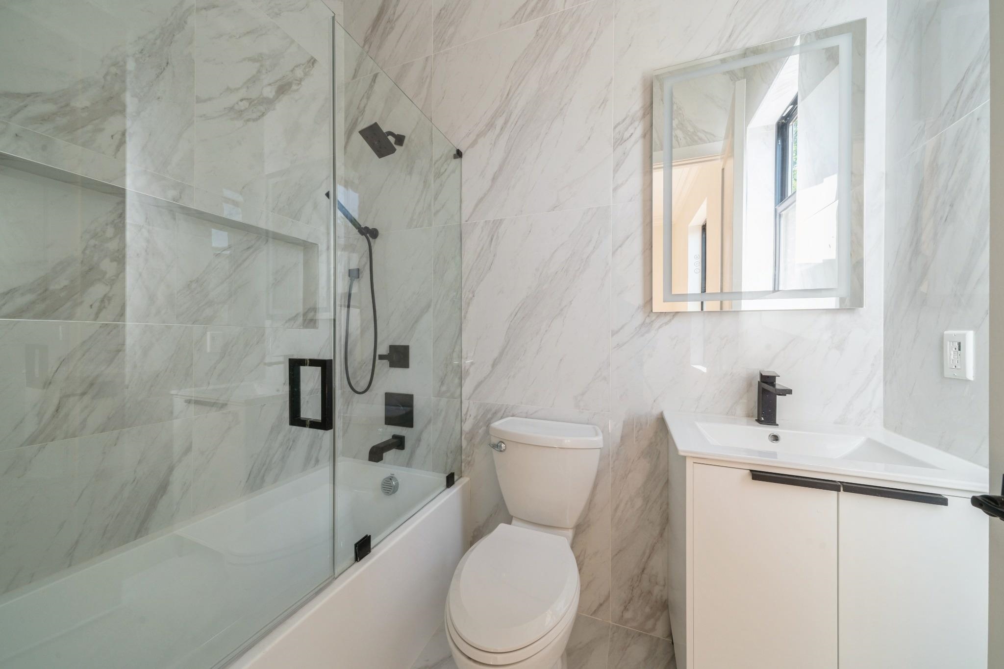 203 HUTTON ST Unit: 2