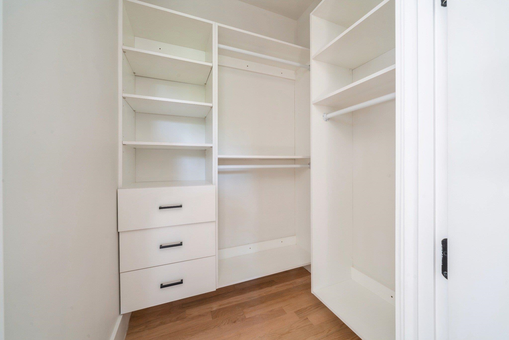 203 HUTTON ST Unit: 2