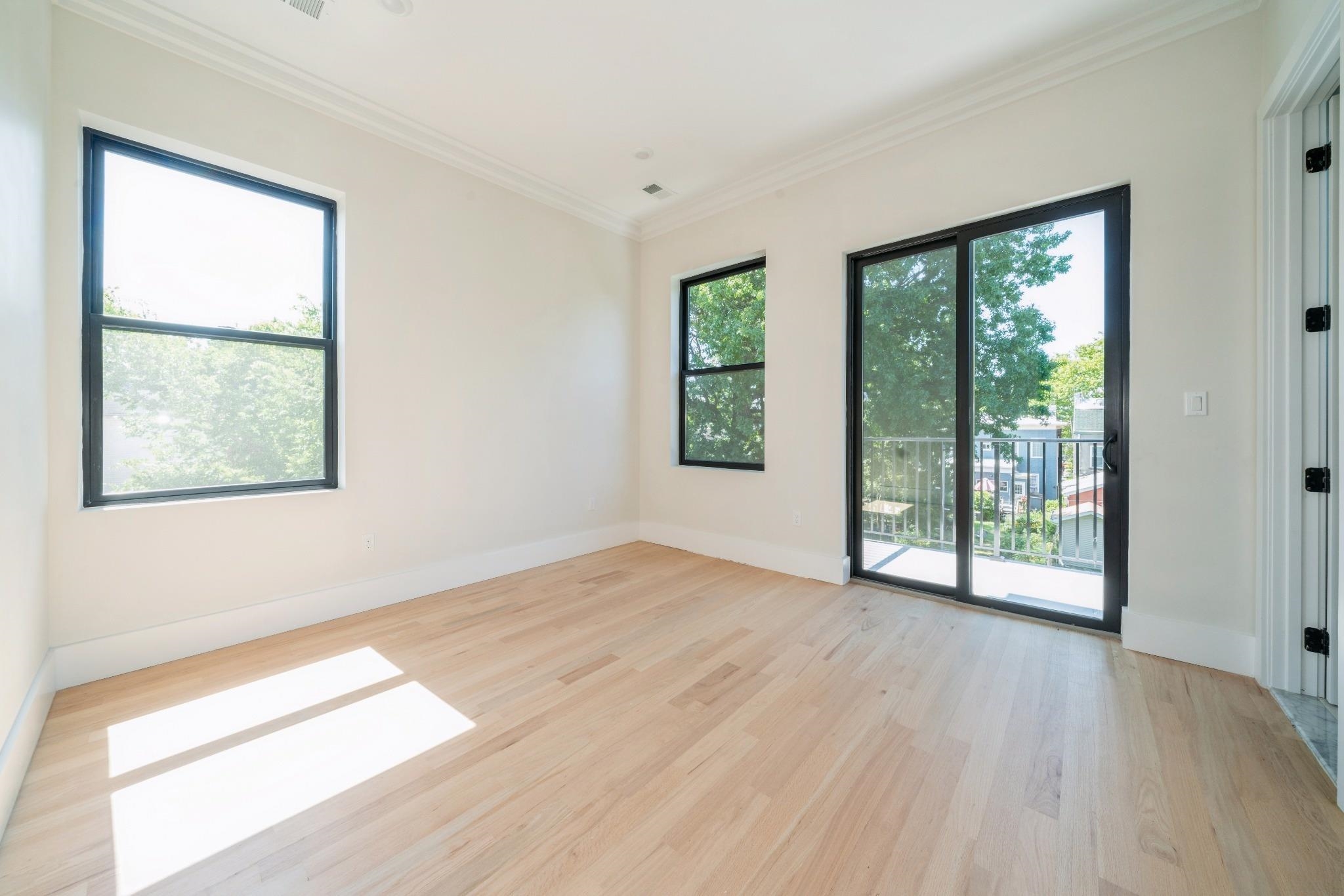 203 HUTTON ST Unit: 2