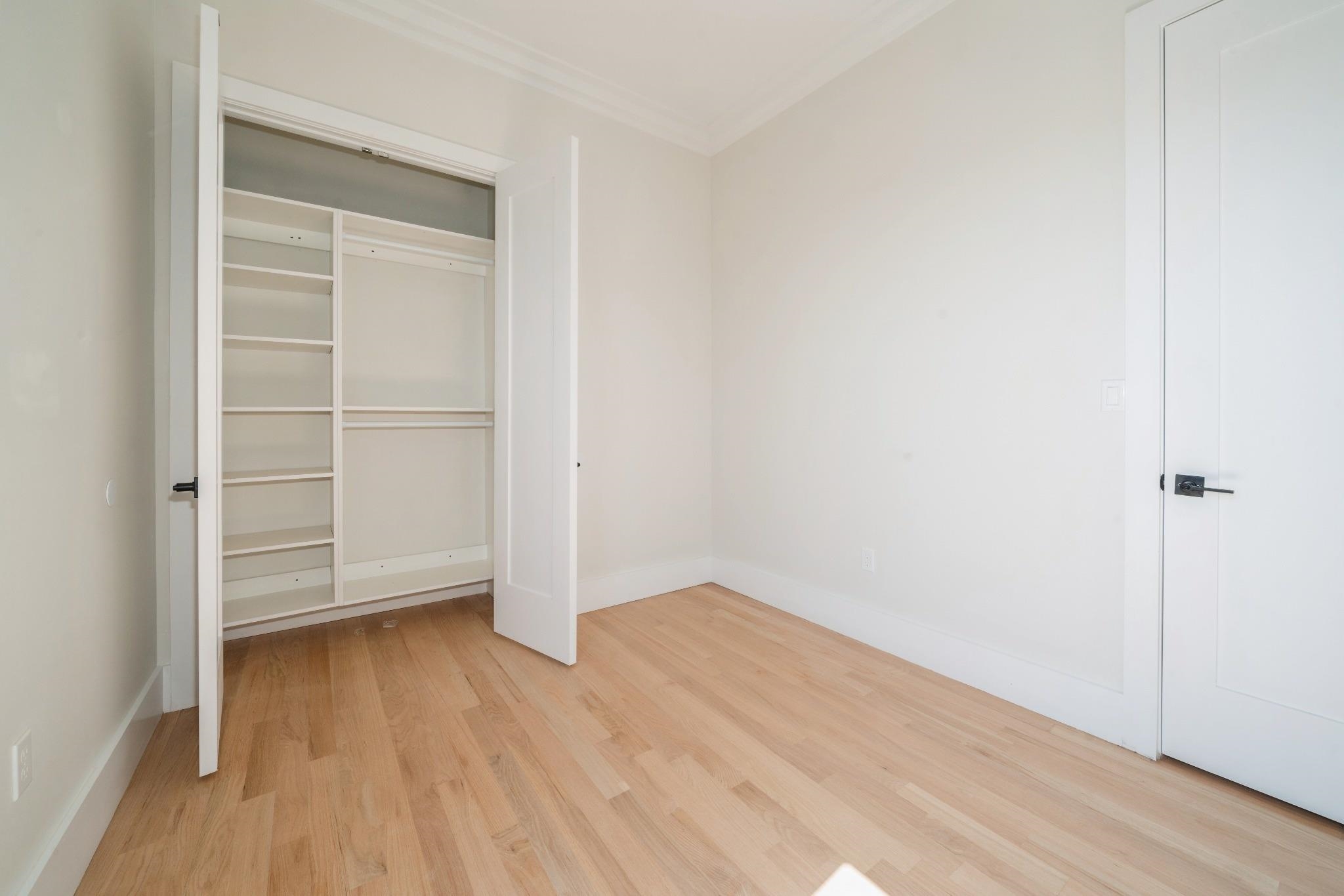 203 HUTTON ST Unit: 2