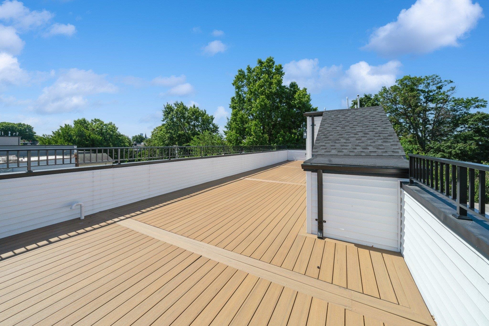 203 HUTTON ST Unit: 2