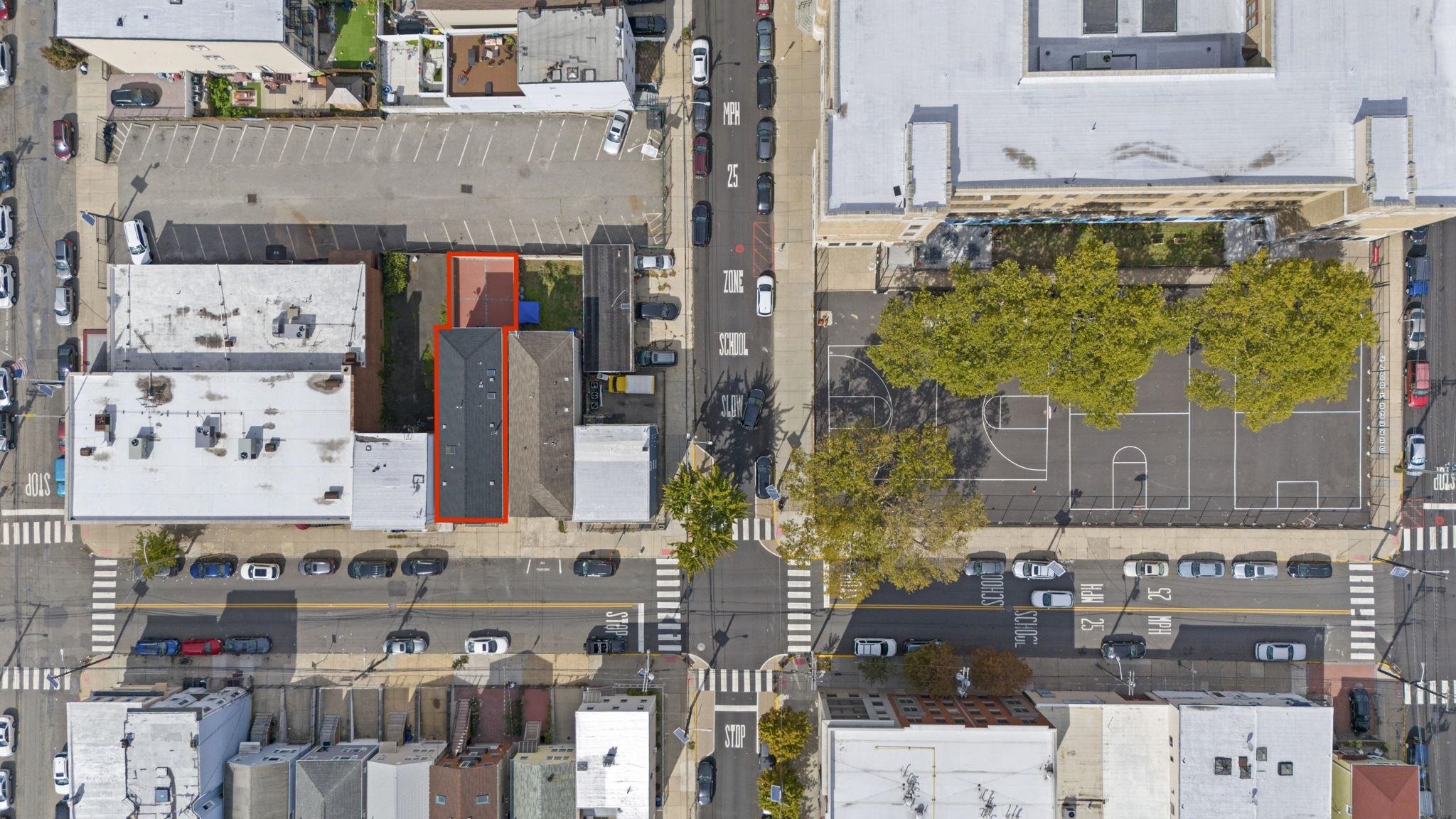 83 OAKLAND AVE