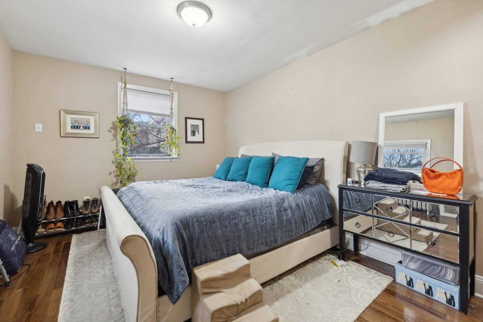 243 MONTGOMERY ST Unit: 3