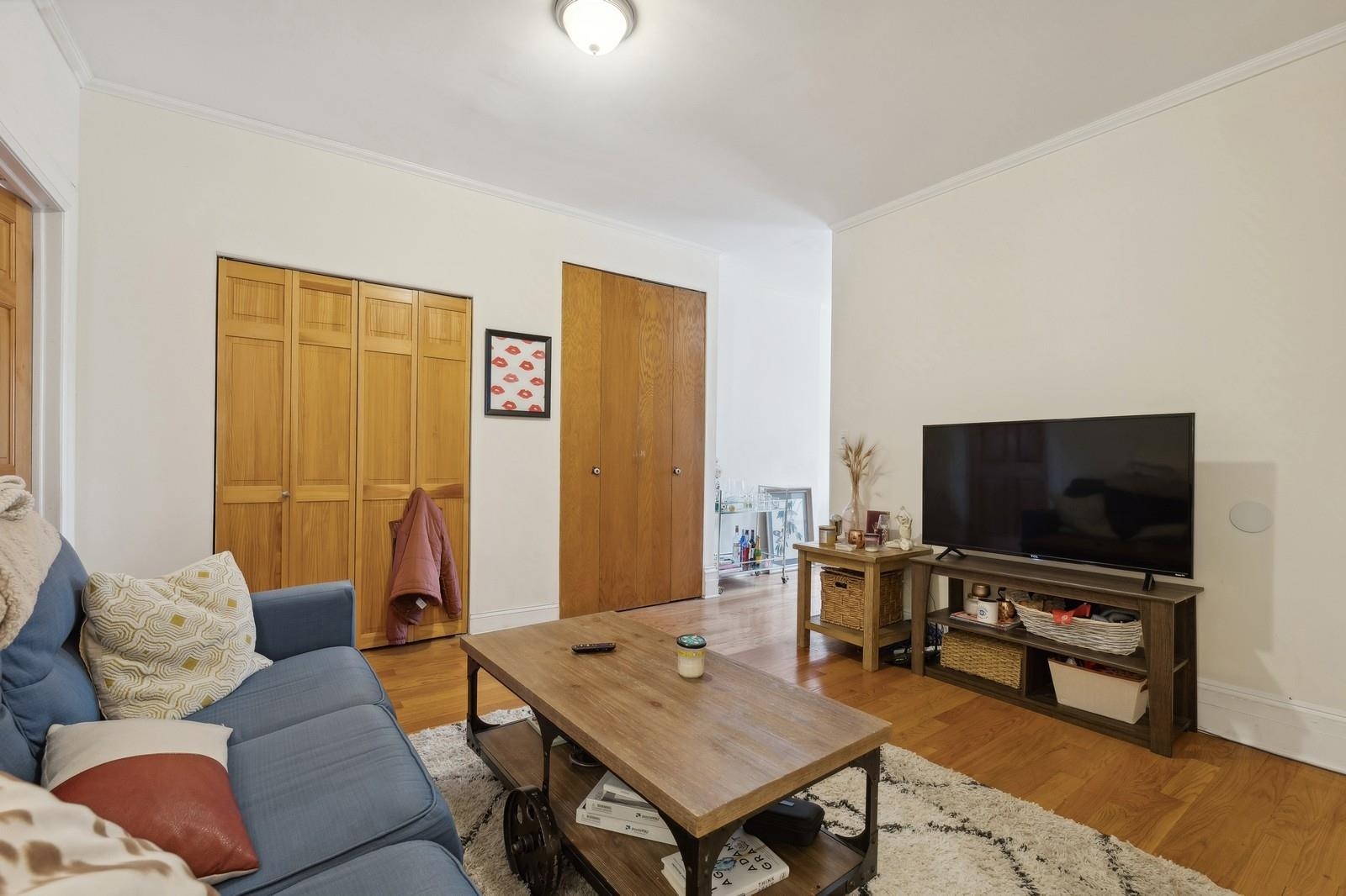 243 MONTGOMERY ST Unit: 3