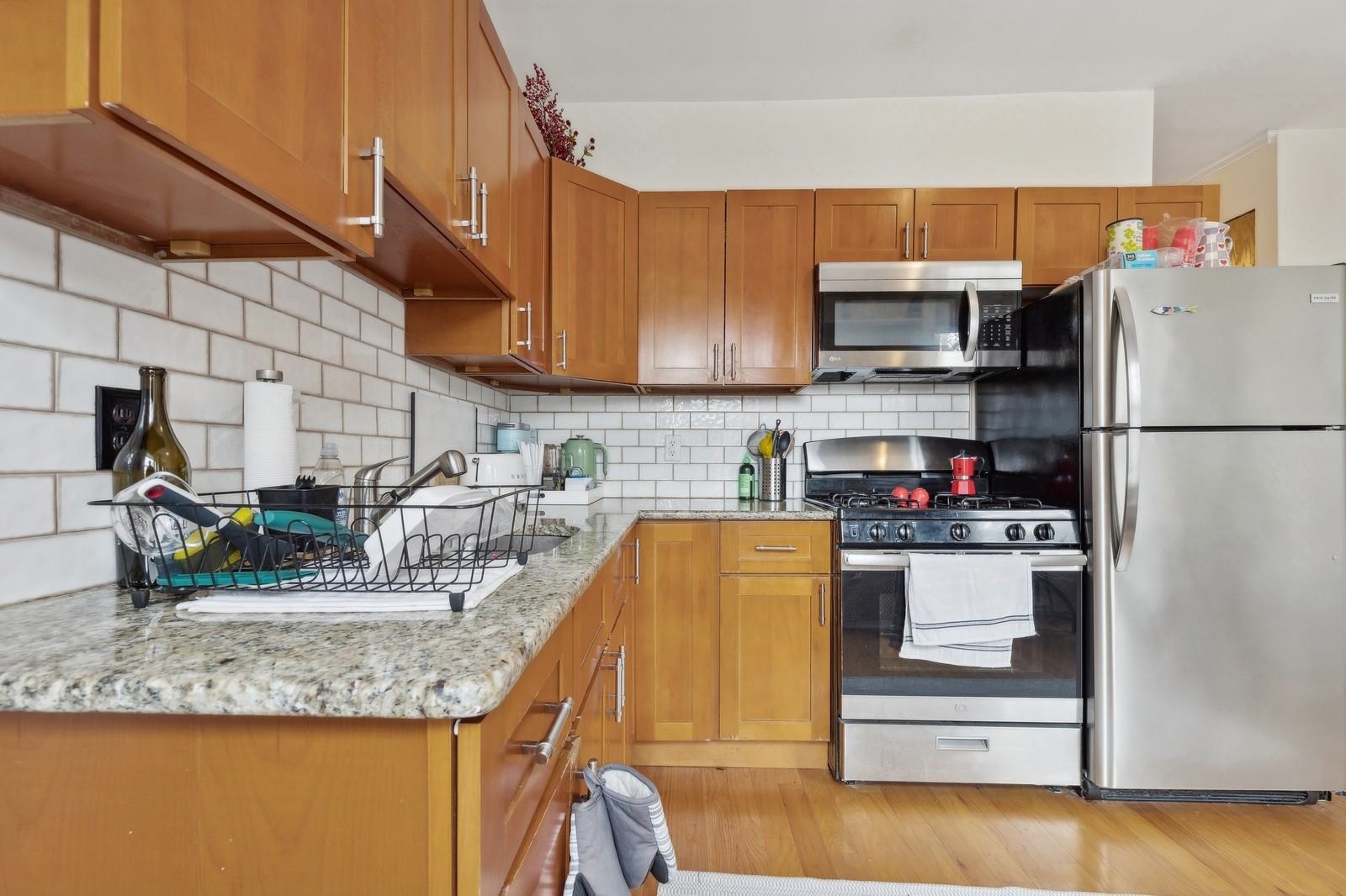 243 MONTGOMERY ST Unit: 3