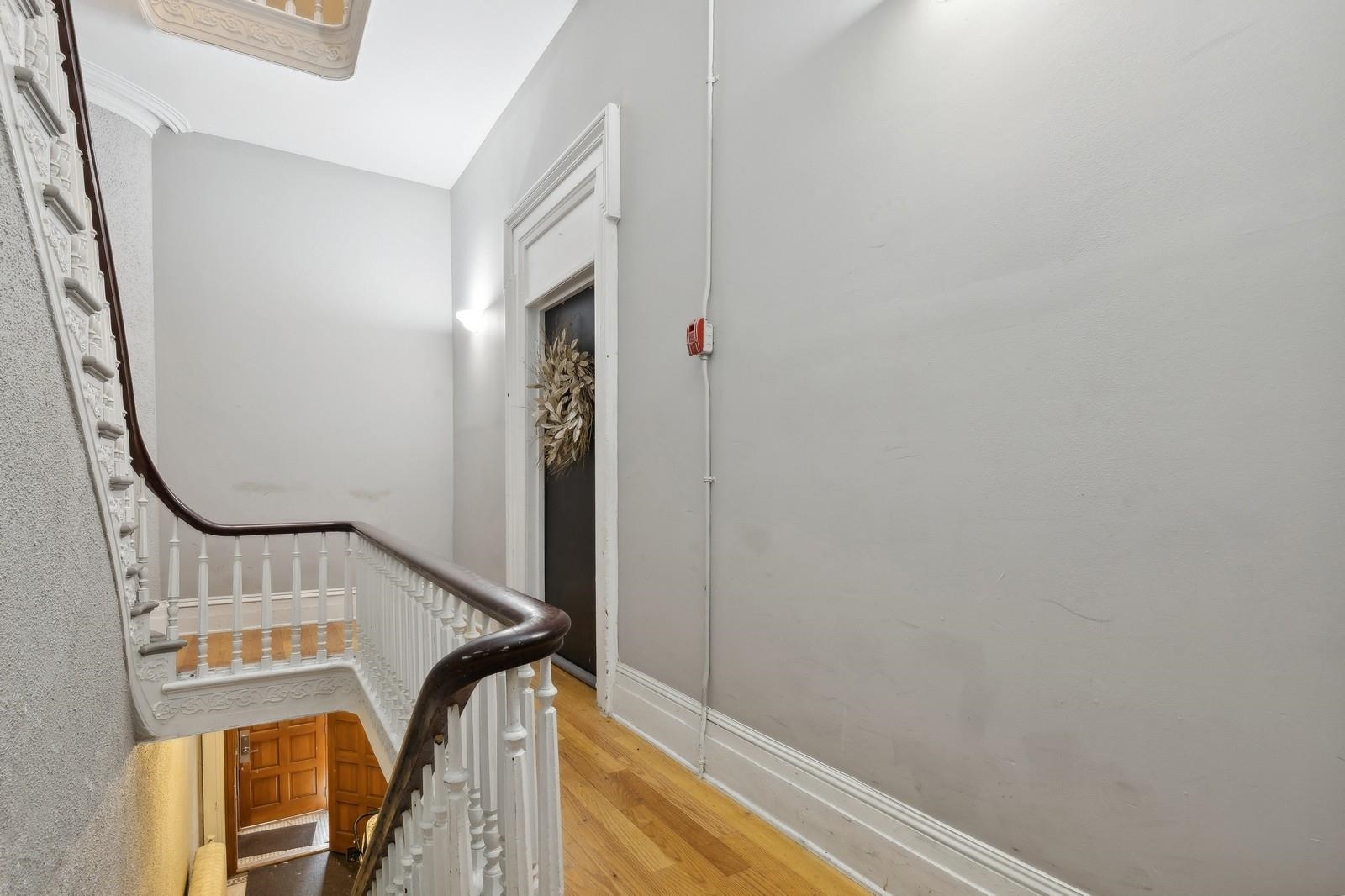 243 MONTGOMERY ST Unit: 3
