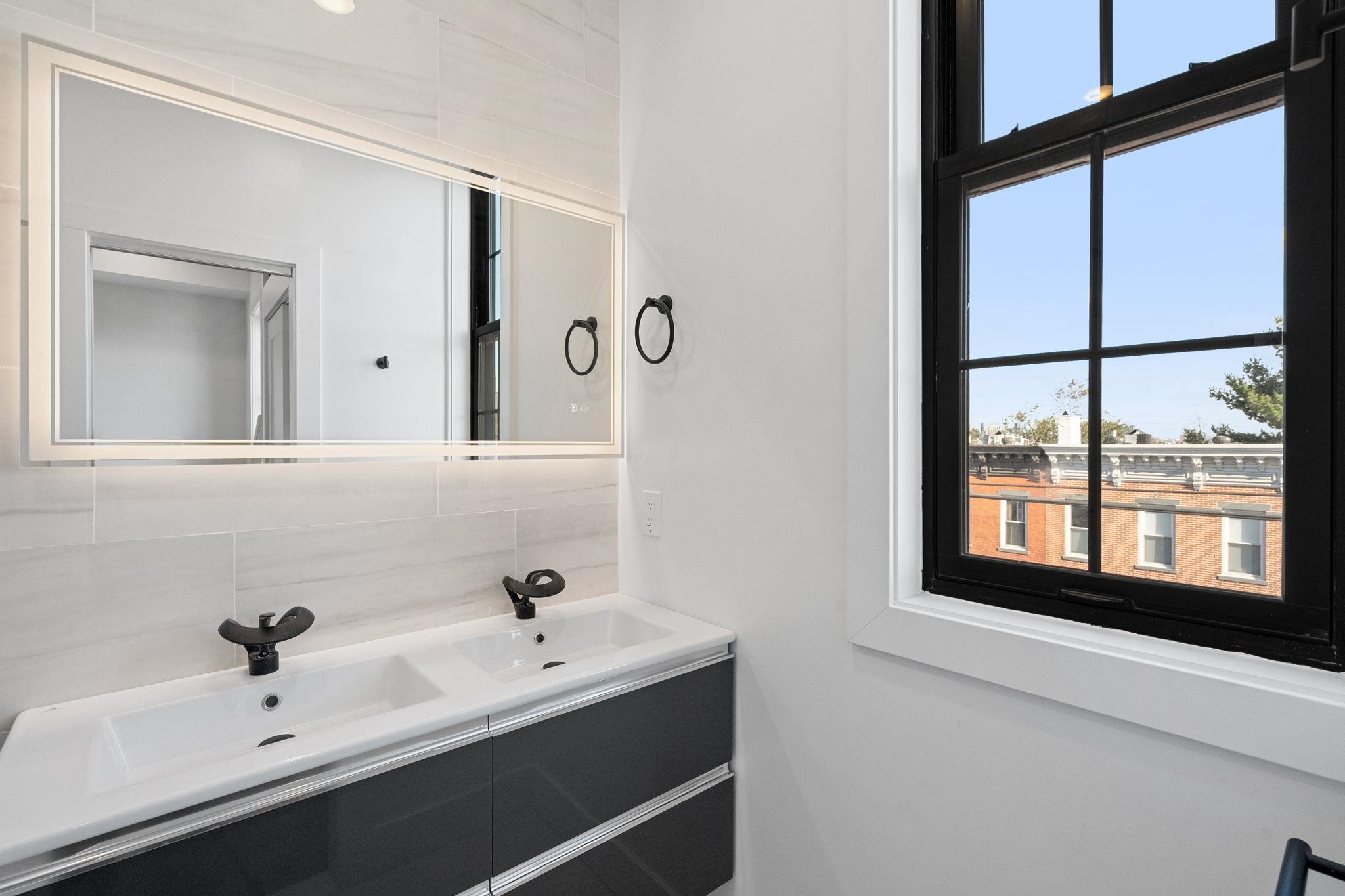 545 PALISADE AVE Unit: 4