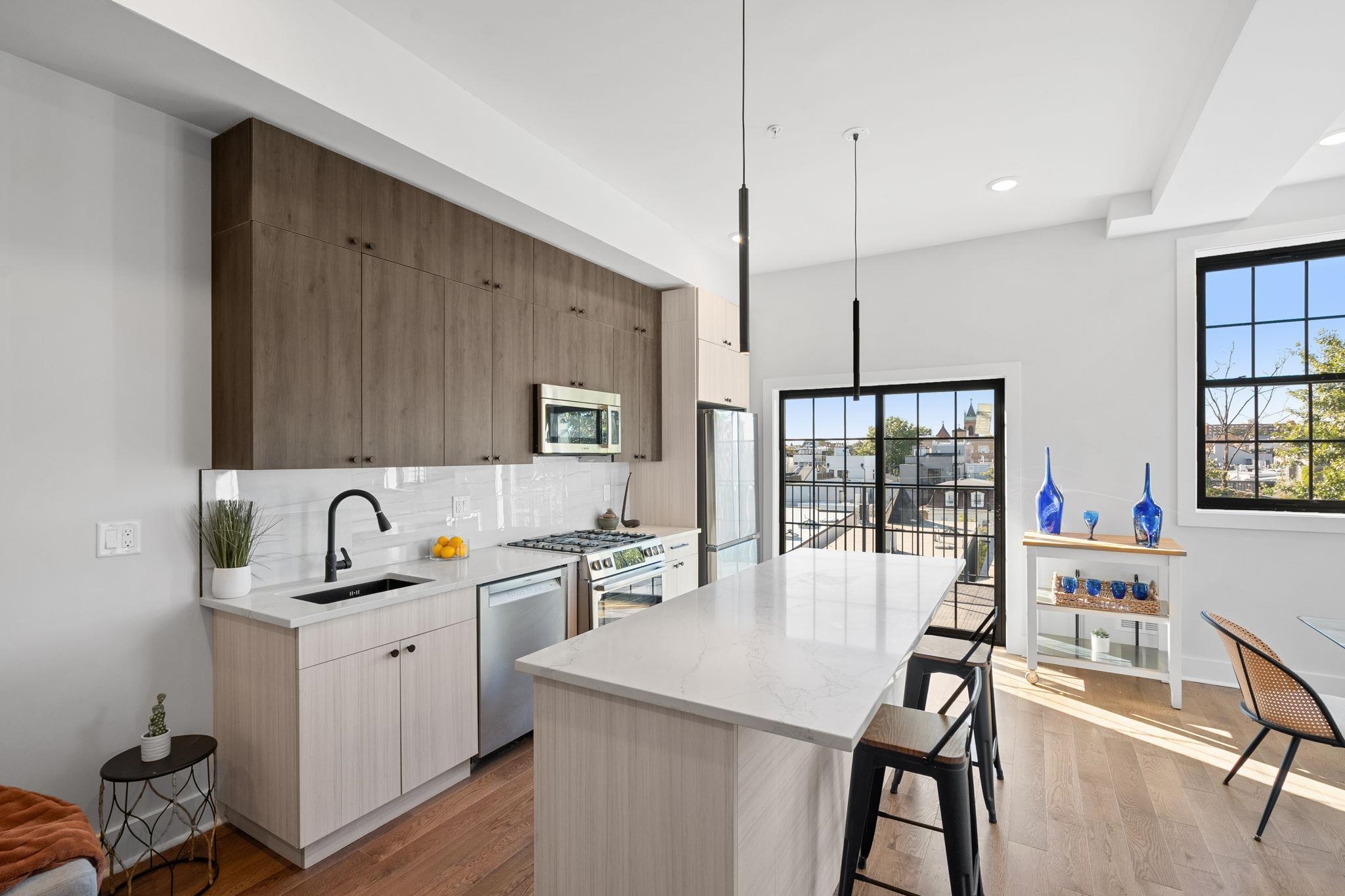 545 PALISADE AVE Unit: 4