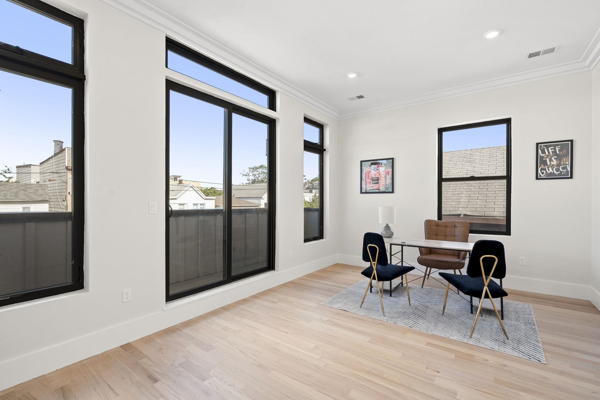 203 HUTTON ST Unit: 2