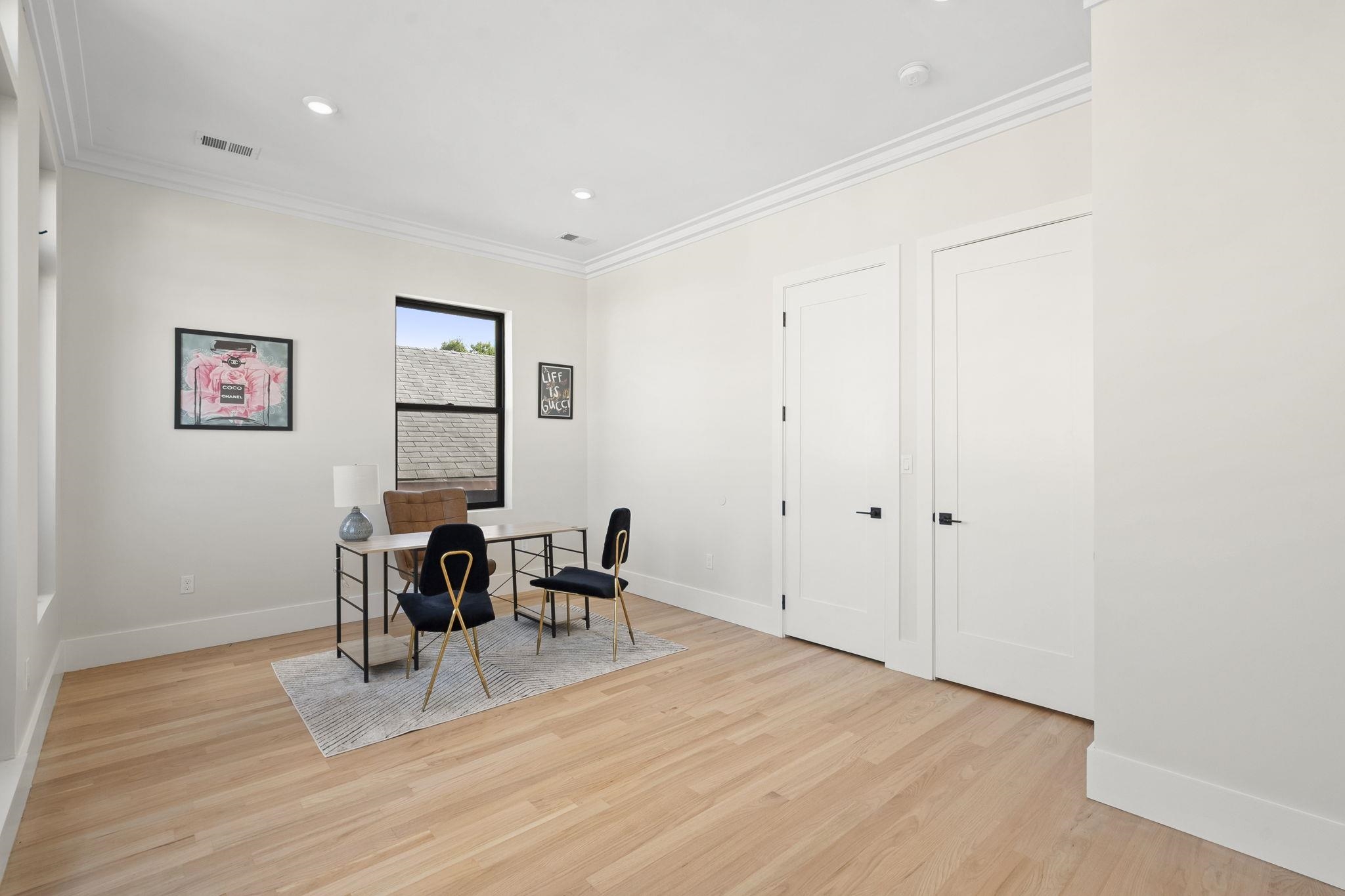 203 HUTTON ST Unit: 2