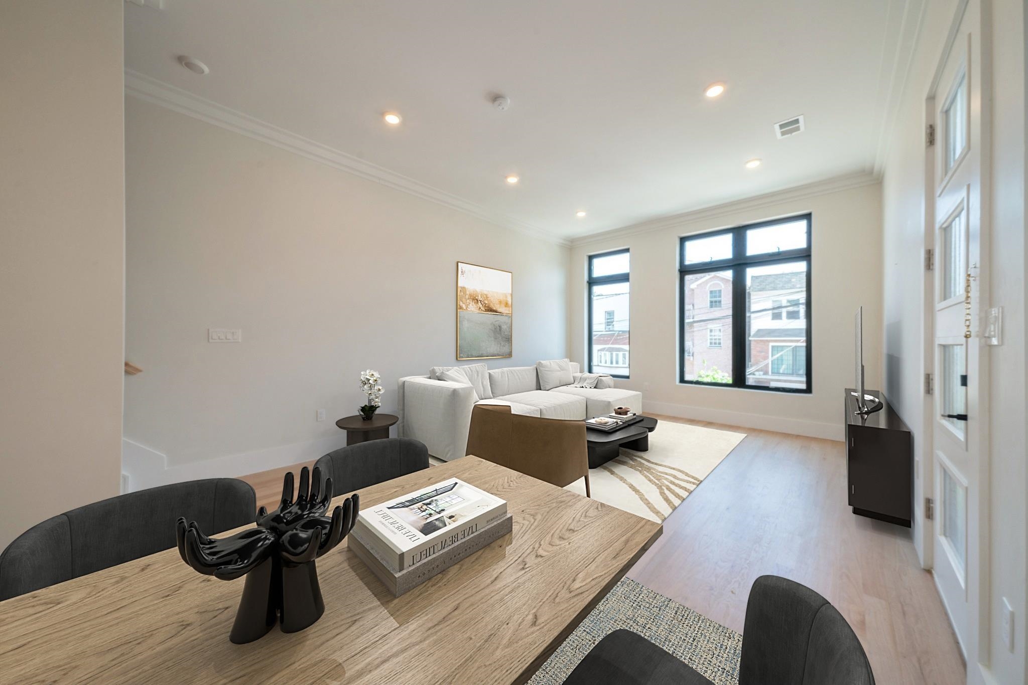 203 HUTTON ST Unit: 2