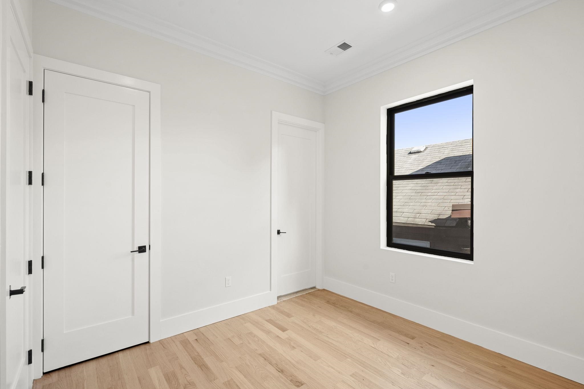 203 HUTTON ST Unit: 2