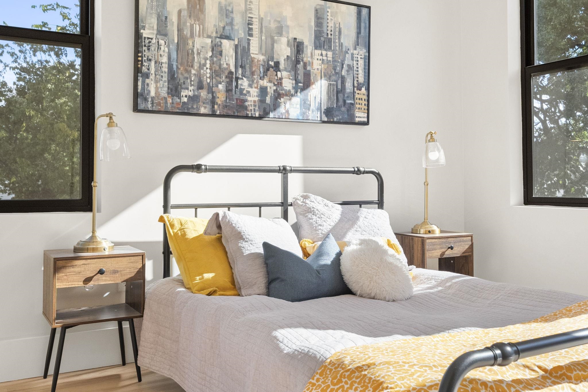 203 HUTTON ST Unit: 2