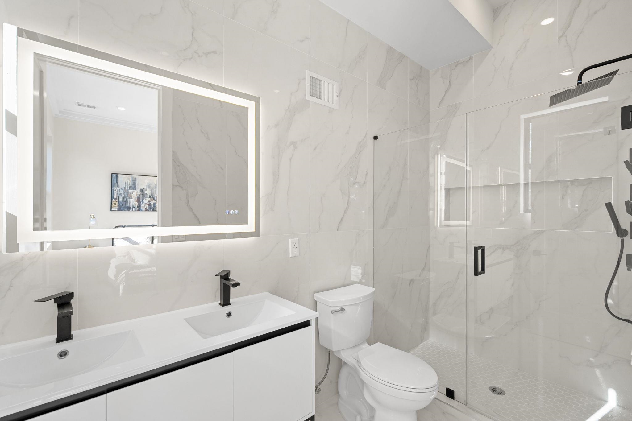 203 HUTTON ST Unit: 2