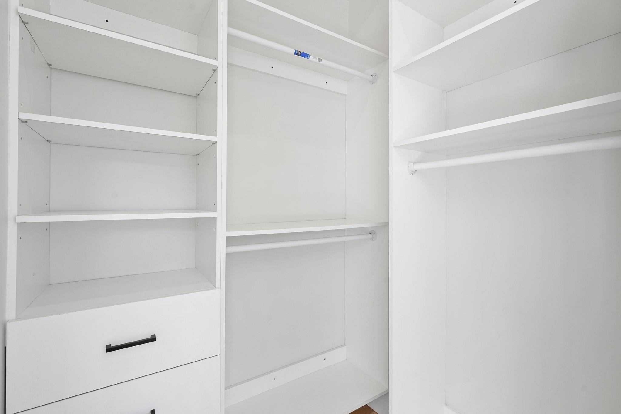 203 HUTTON ST Unit: 2