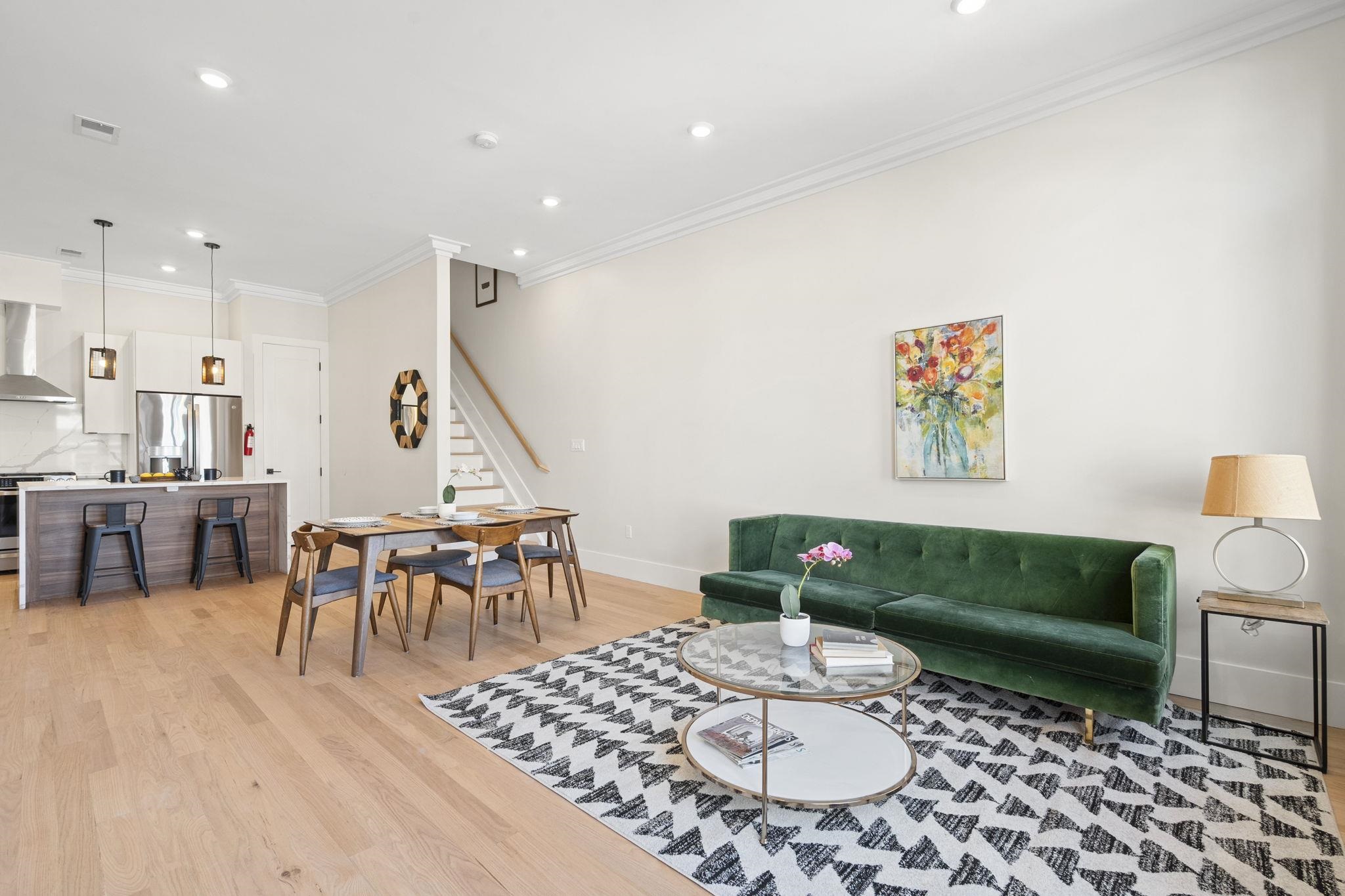 203 HUTTON ST Unit: 2