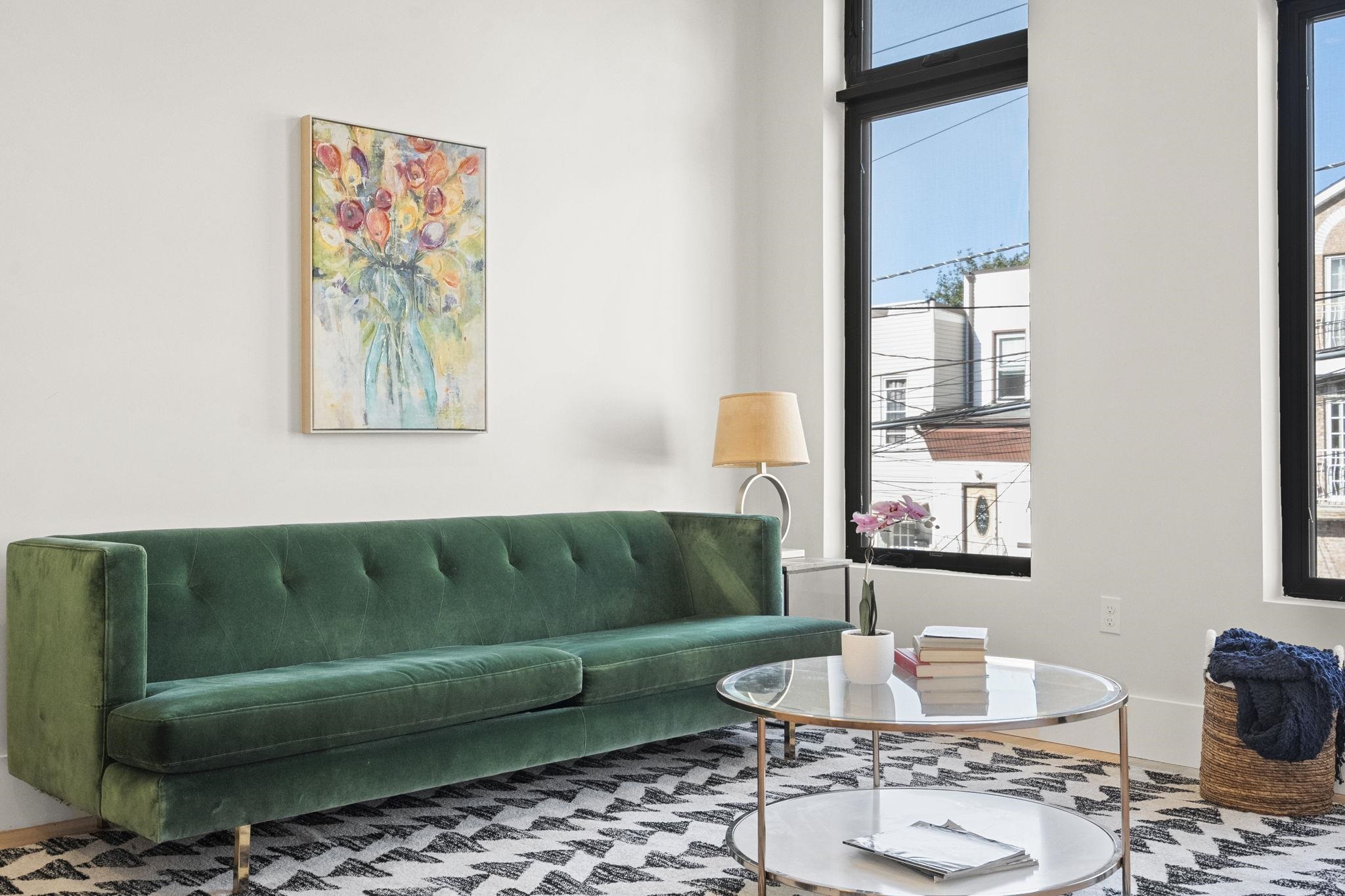 203 HUTTON ST Unit: 2