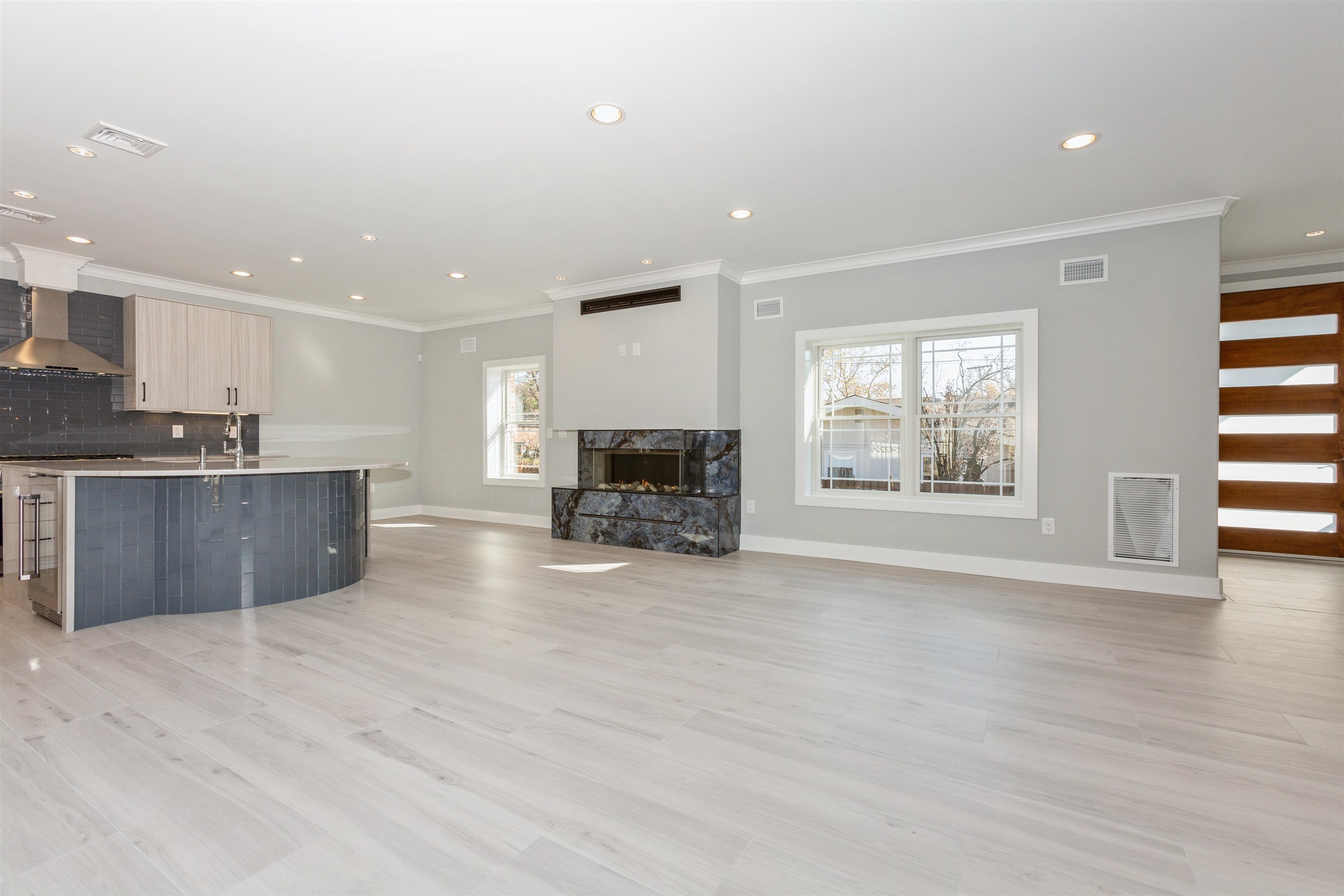 8 GREGORY RD