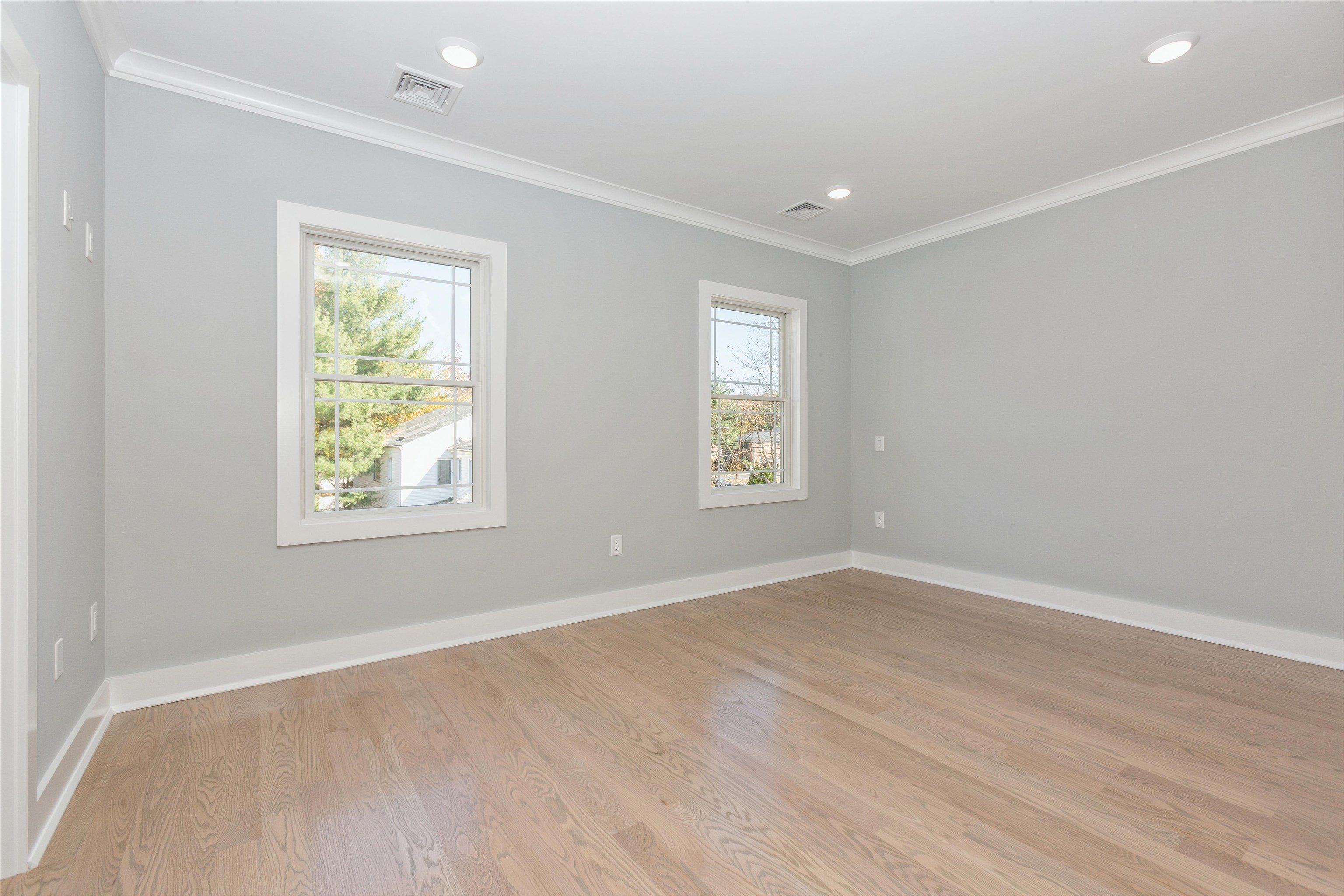 8 GREGORY RD