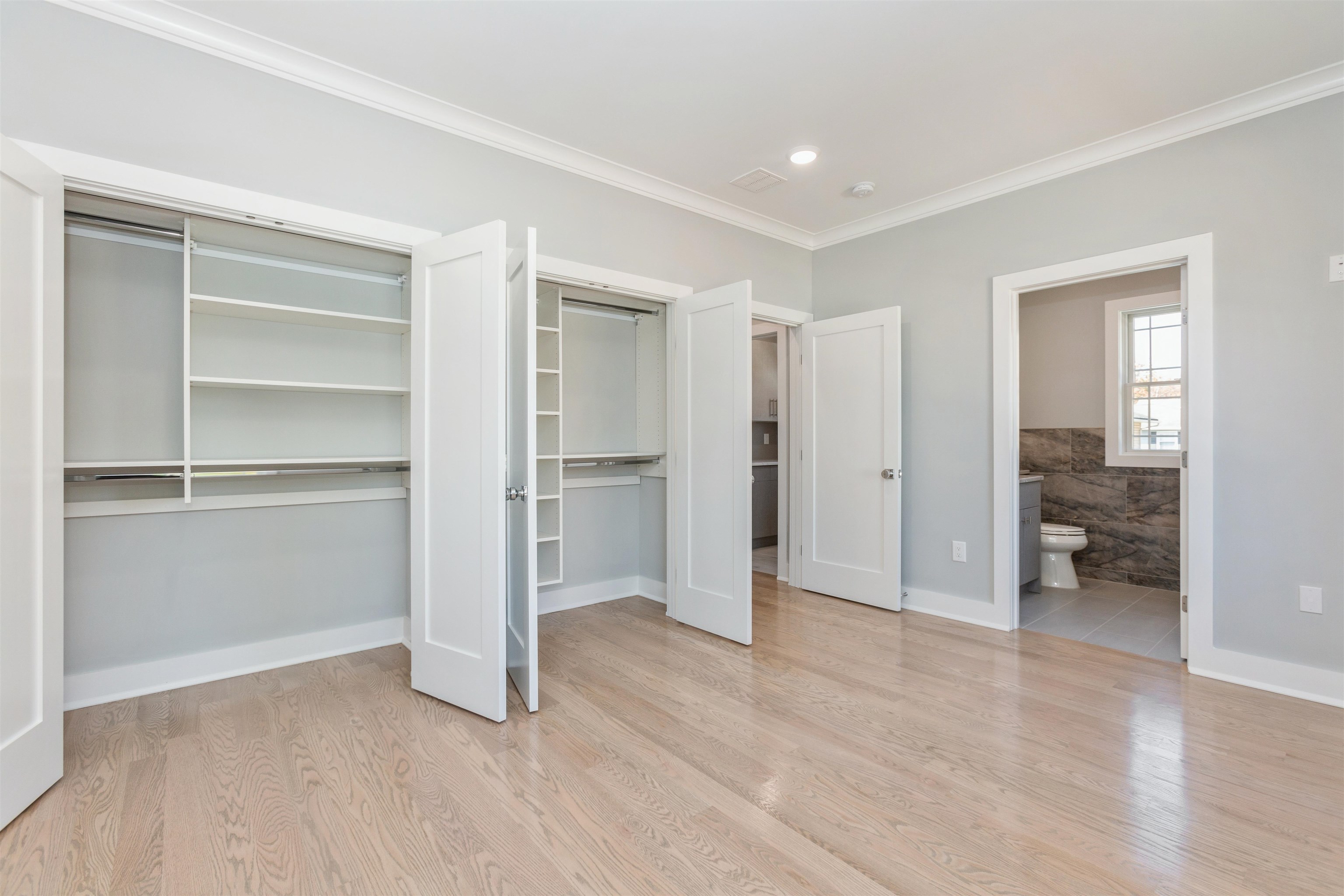 8 GREGORY RD