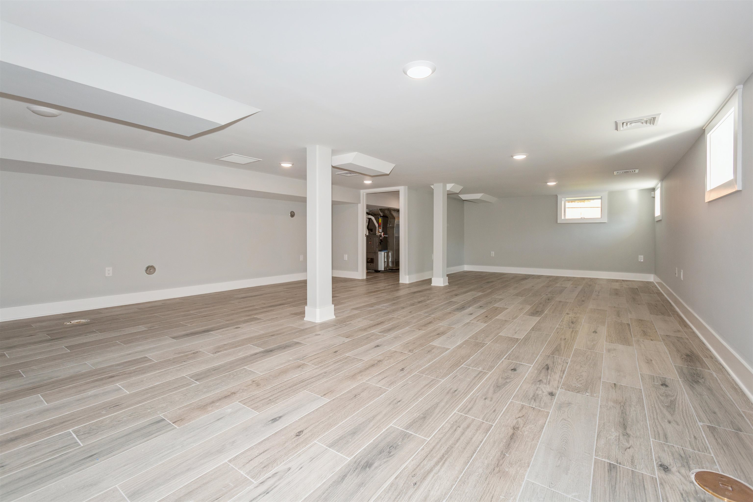 8 GREGORY RD