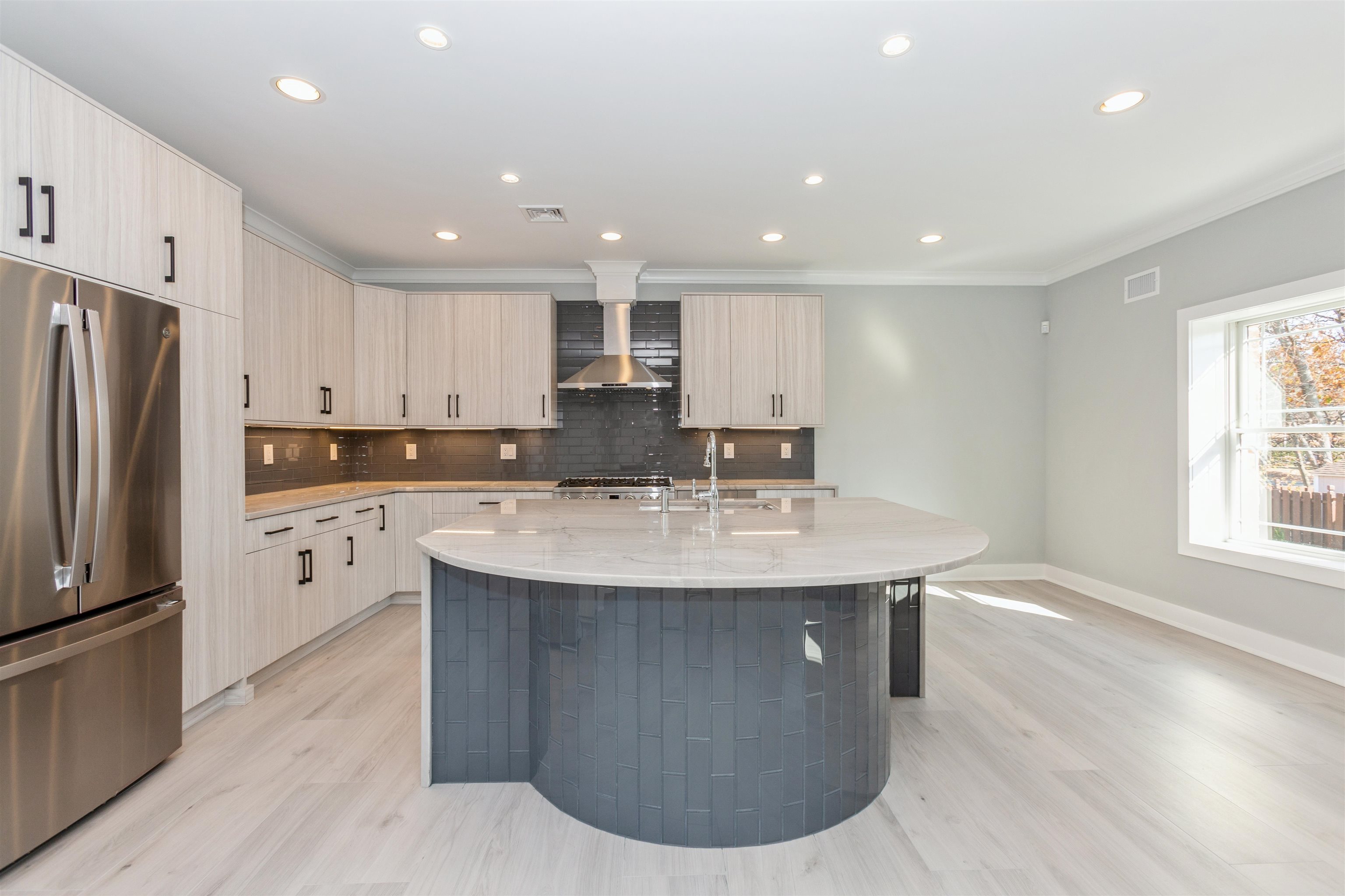 8 GREGORY RD