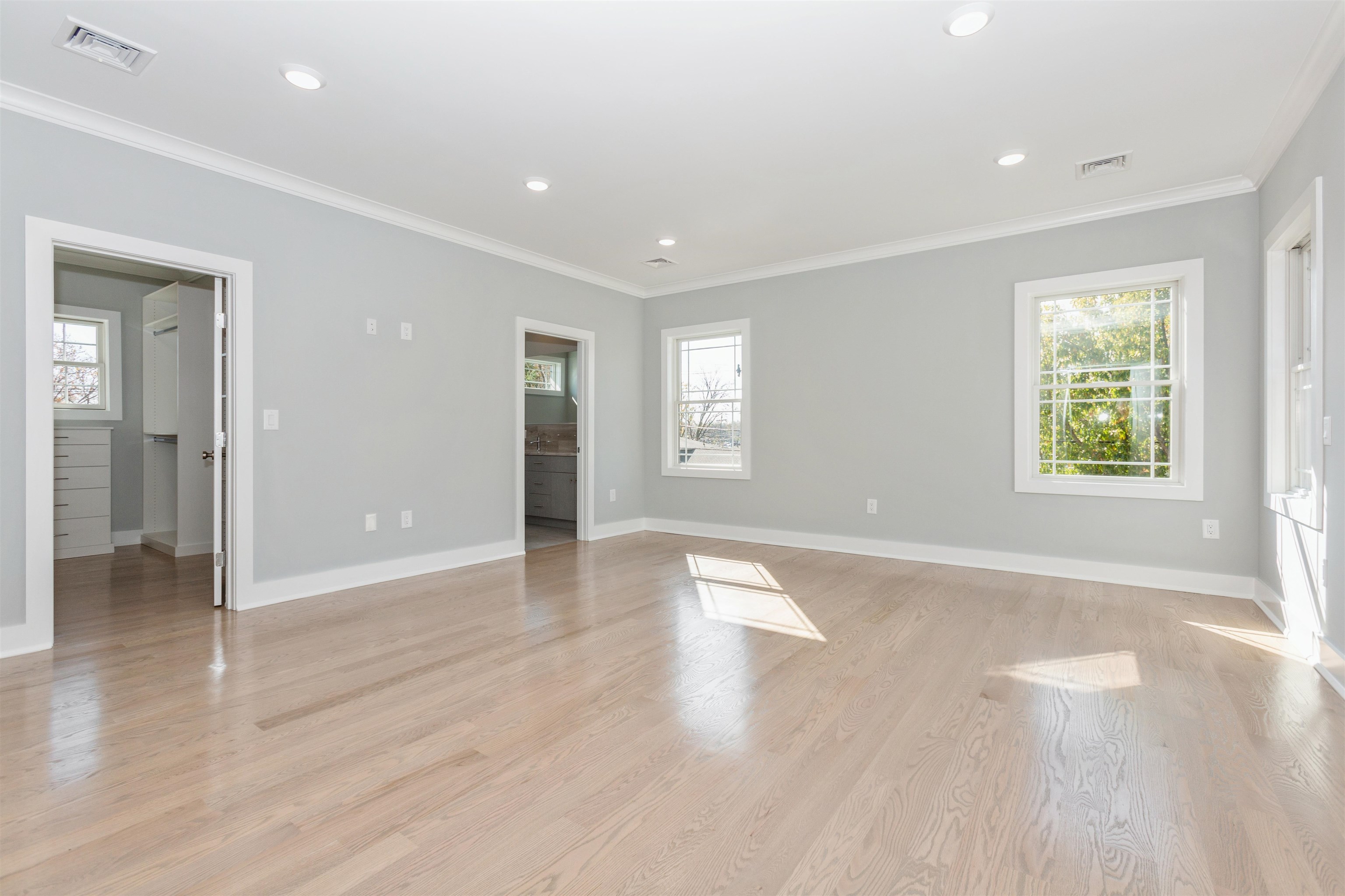 8 GREGORY RD