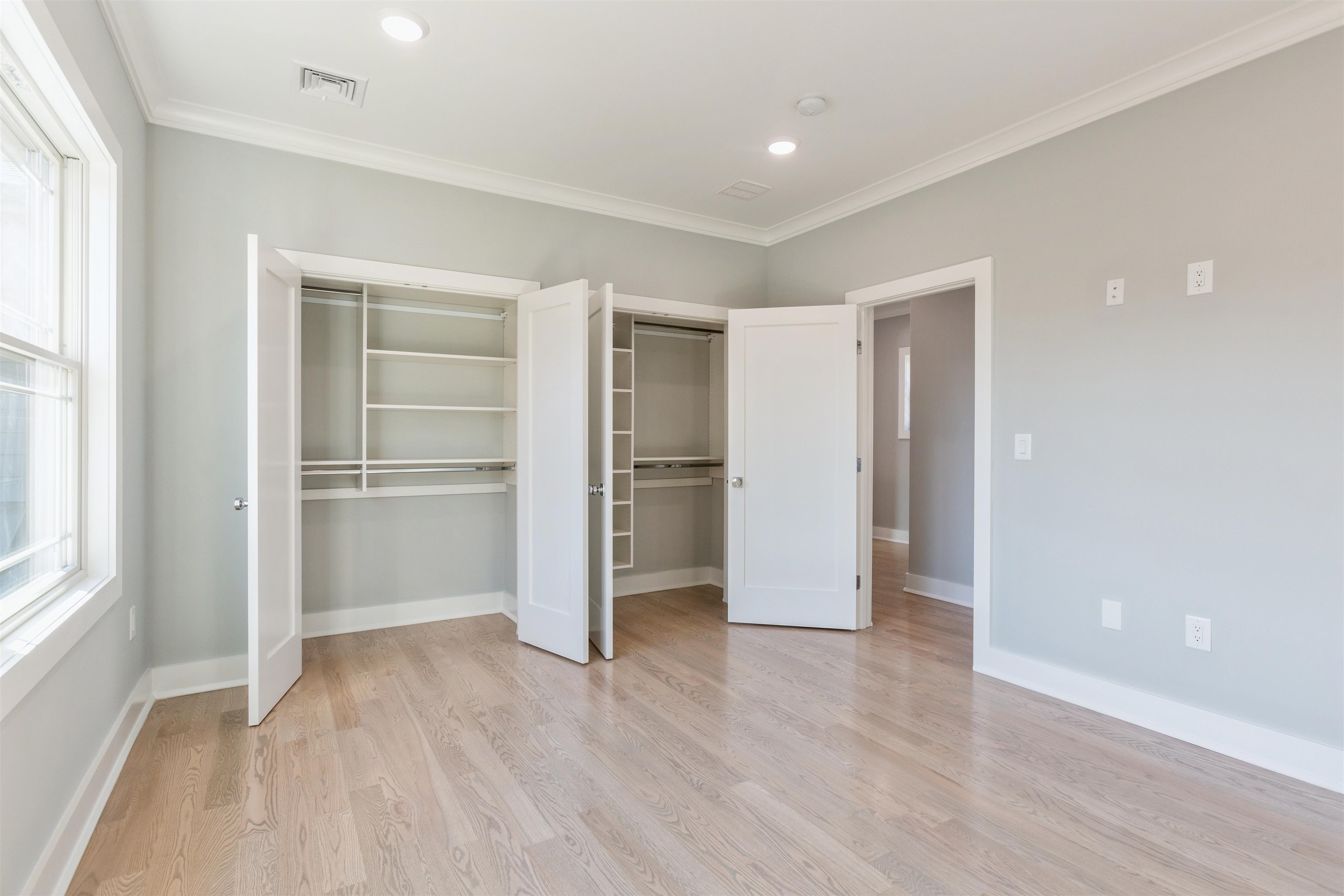 8 GREGORY RD