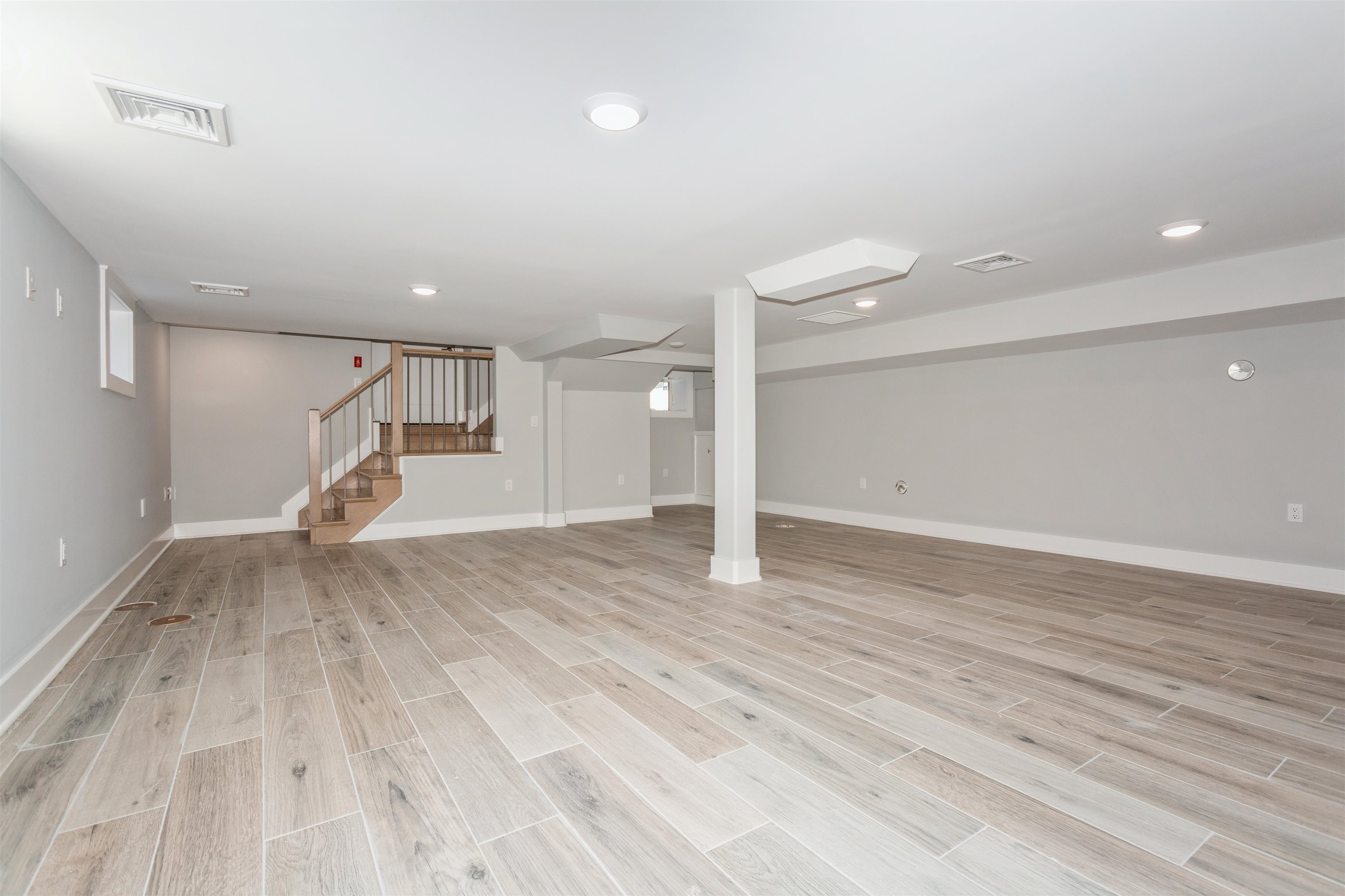 8 GREGORY RD