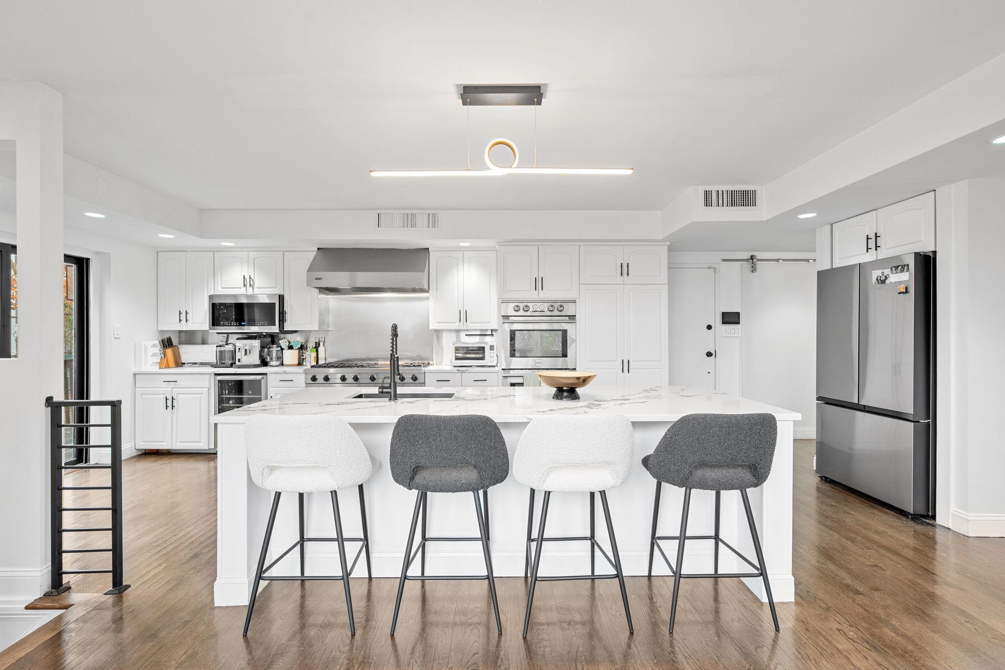 76 HACKENSACK PLANK RD