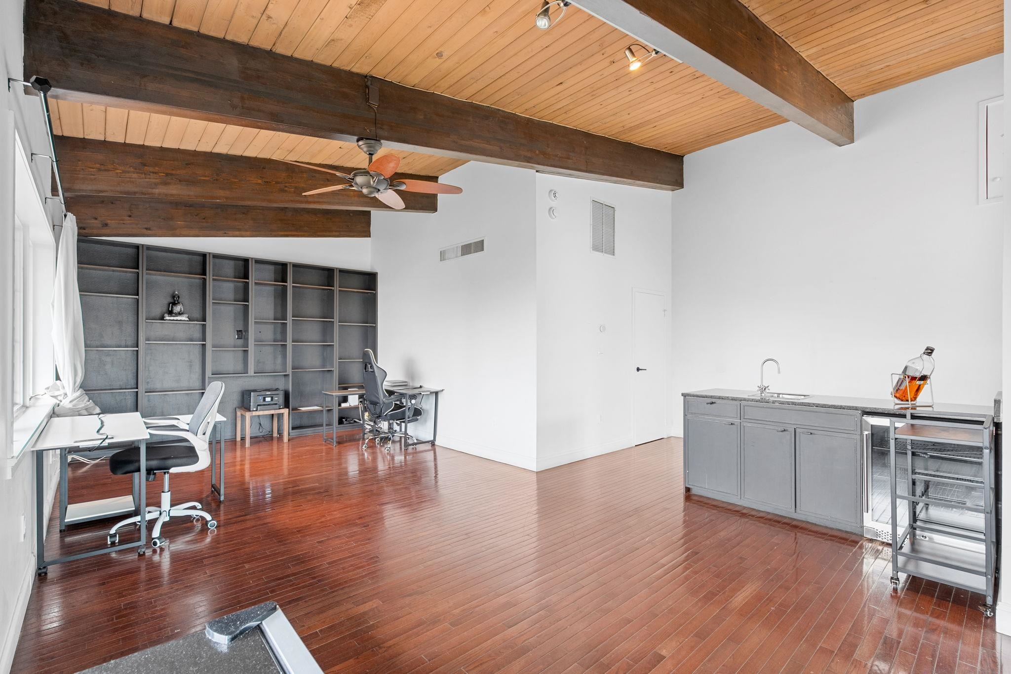 76 HACKENSACK PLANK RD